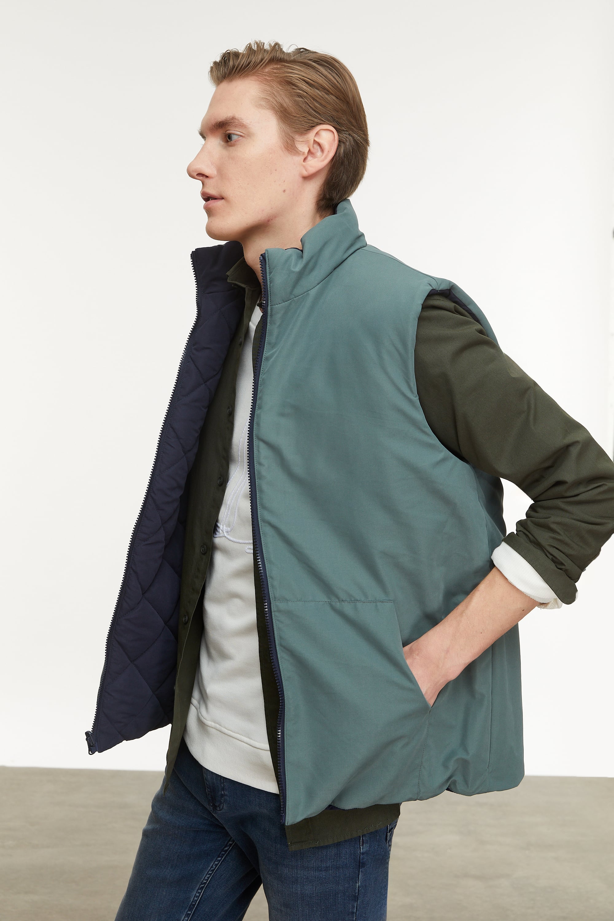 ÇİFT TARAFLI DİK YAKA YELEK