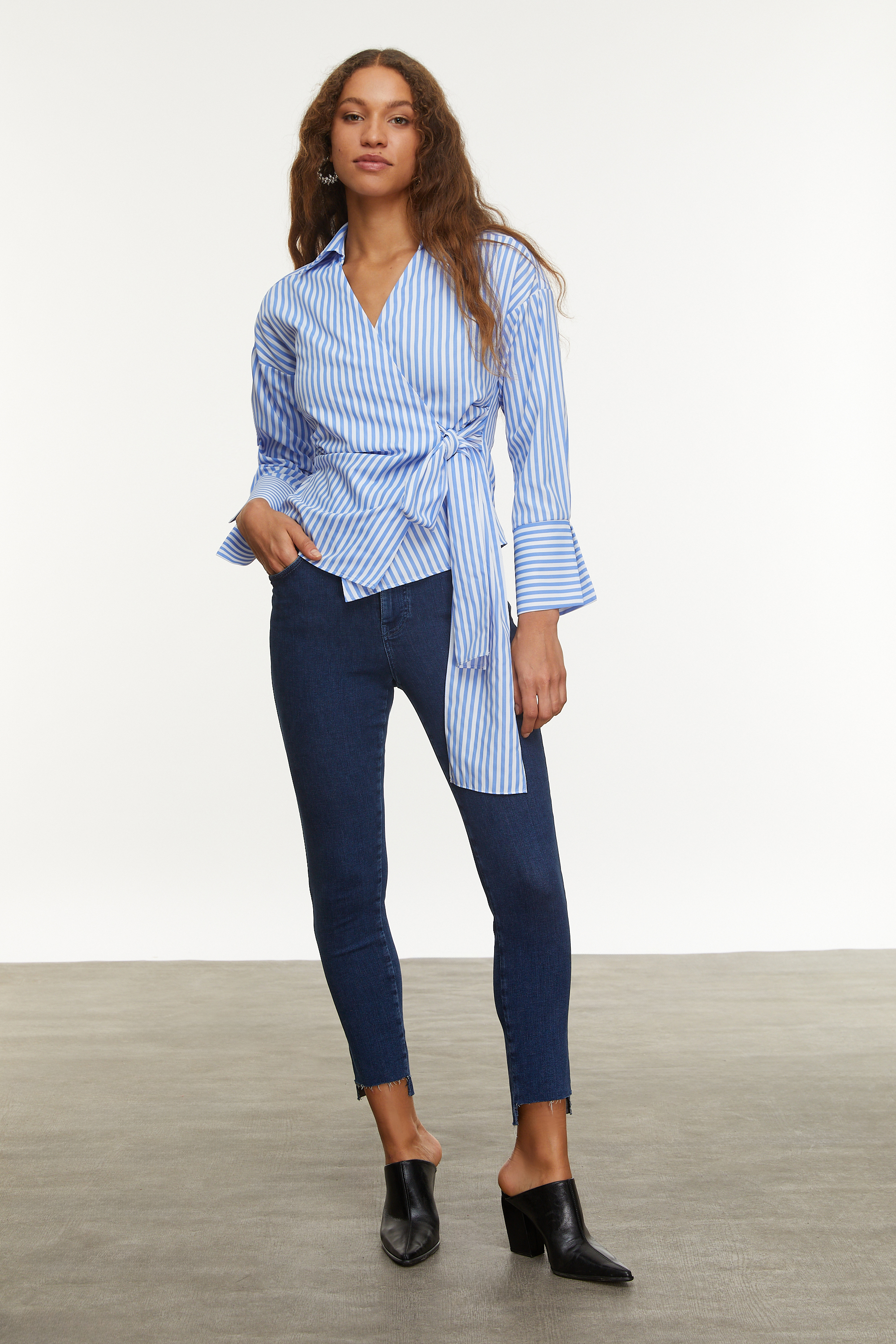 KESİK UÇLU SKINNY FIT JEAN PANTOLON