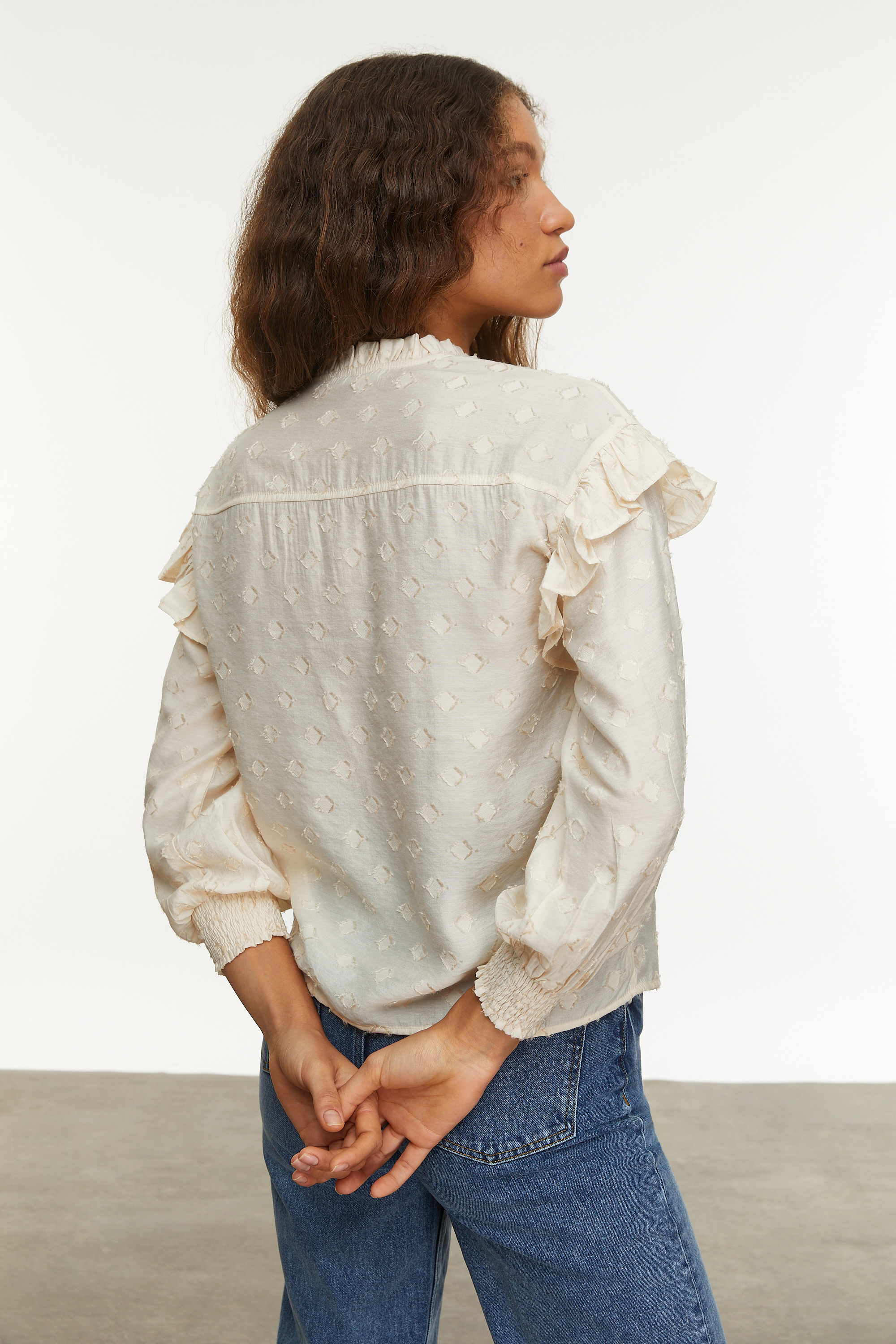 FIRFIR DETAYLI UZUN KOLLU SMART BLUZ