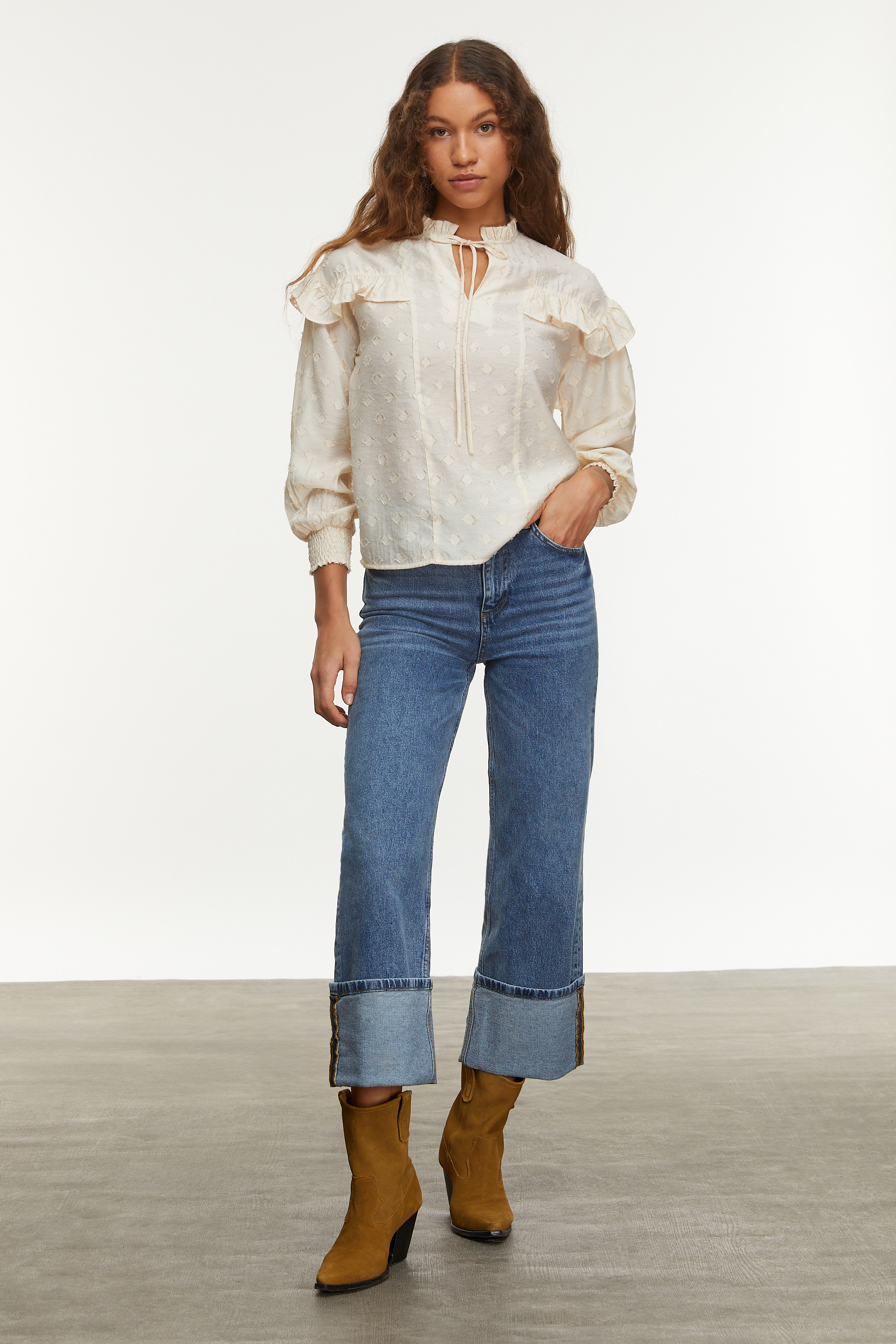 FIRFIR DETAYLI UZUN KOLLU SMART BLUZ