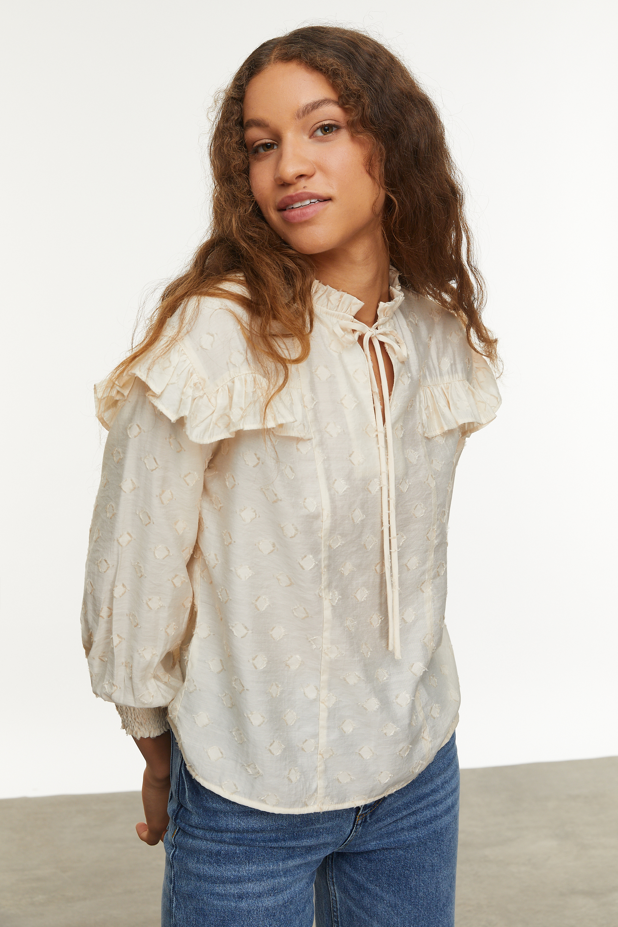 FIRFIR DETAYLI UZUN KOLLU SMART BLUZ