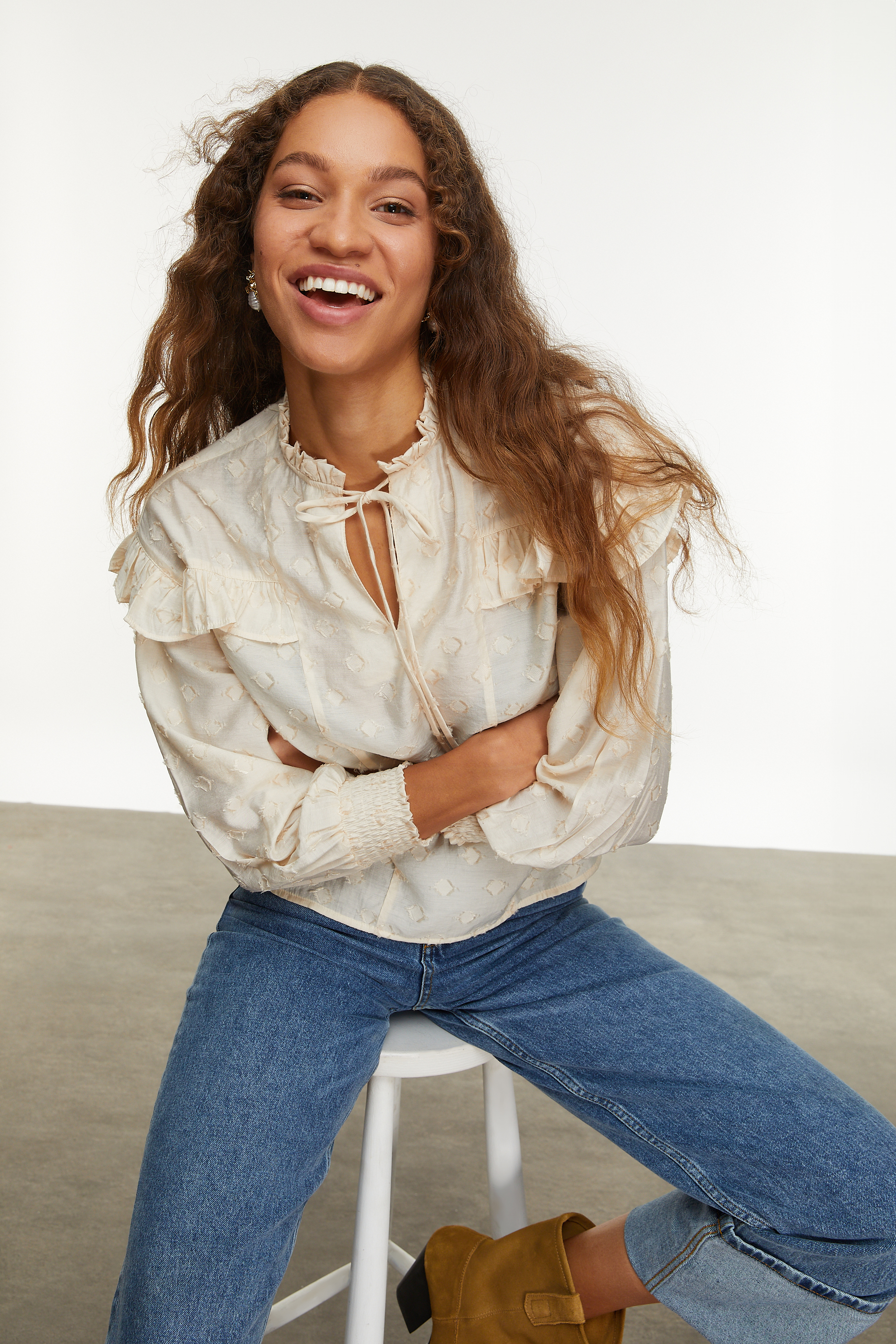 FIRFIR DETAYLI UZUN KOLLU SMART BLUZ