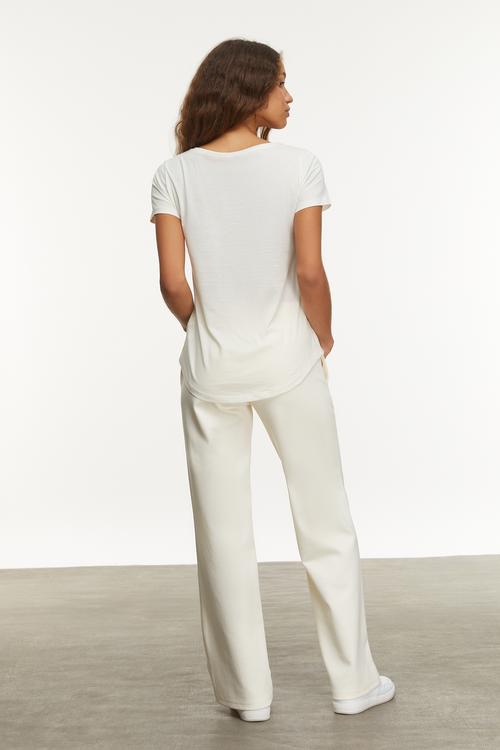  ÇİÇEK BASKILI KISA KOLLU T-SHIRT