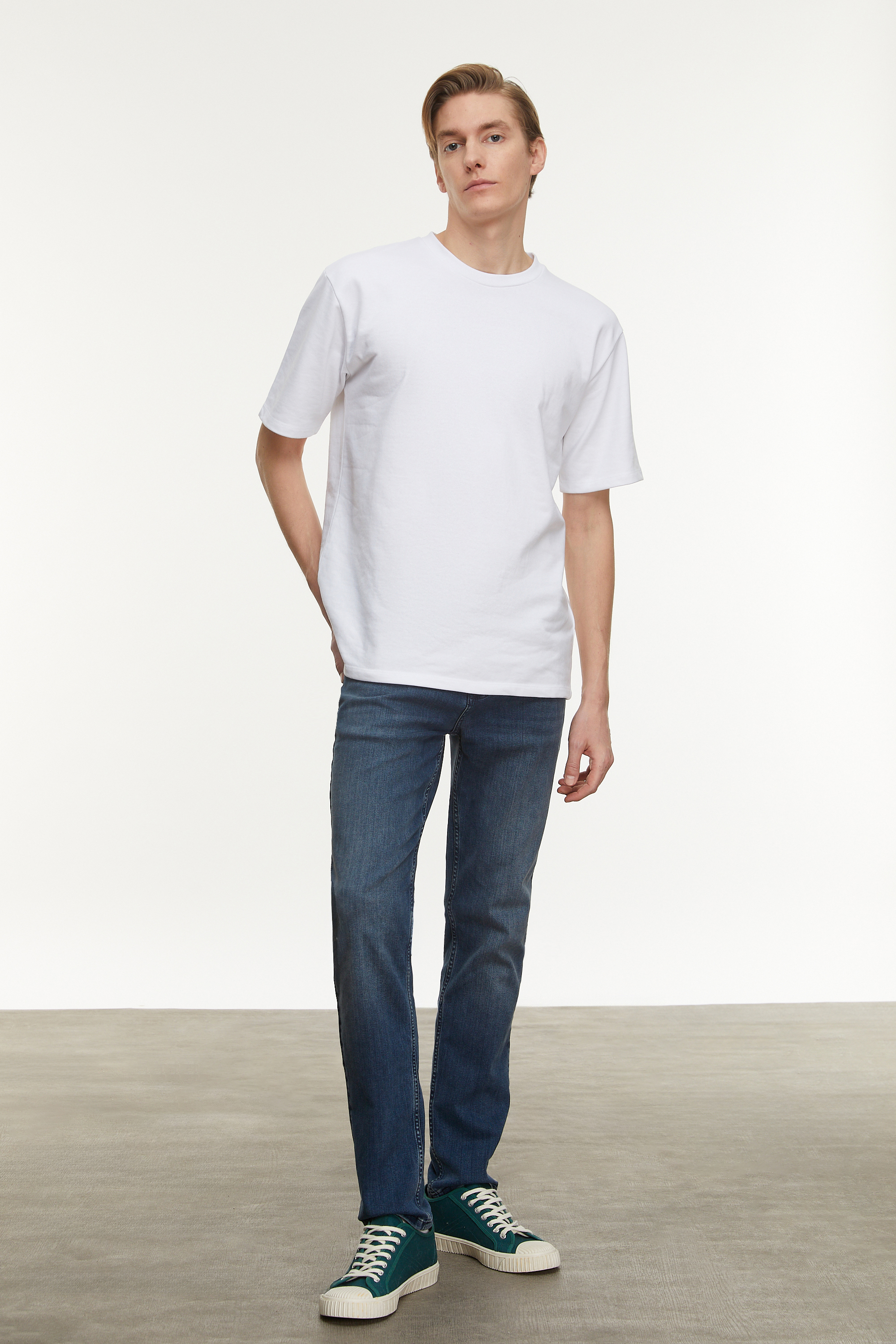 BİSİKLET YAKA KISA KOLLU OVERSIZE T-SHIRT