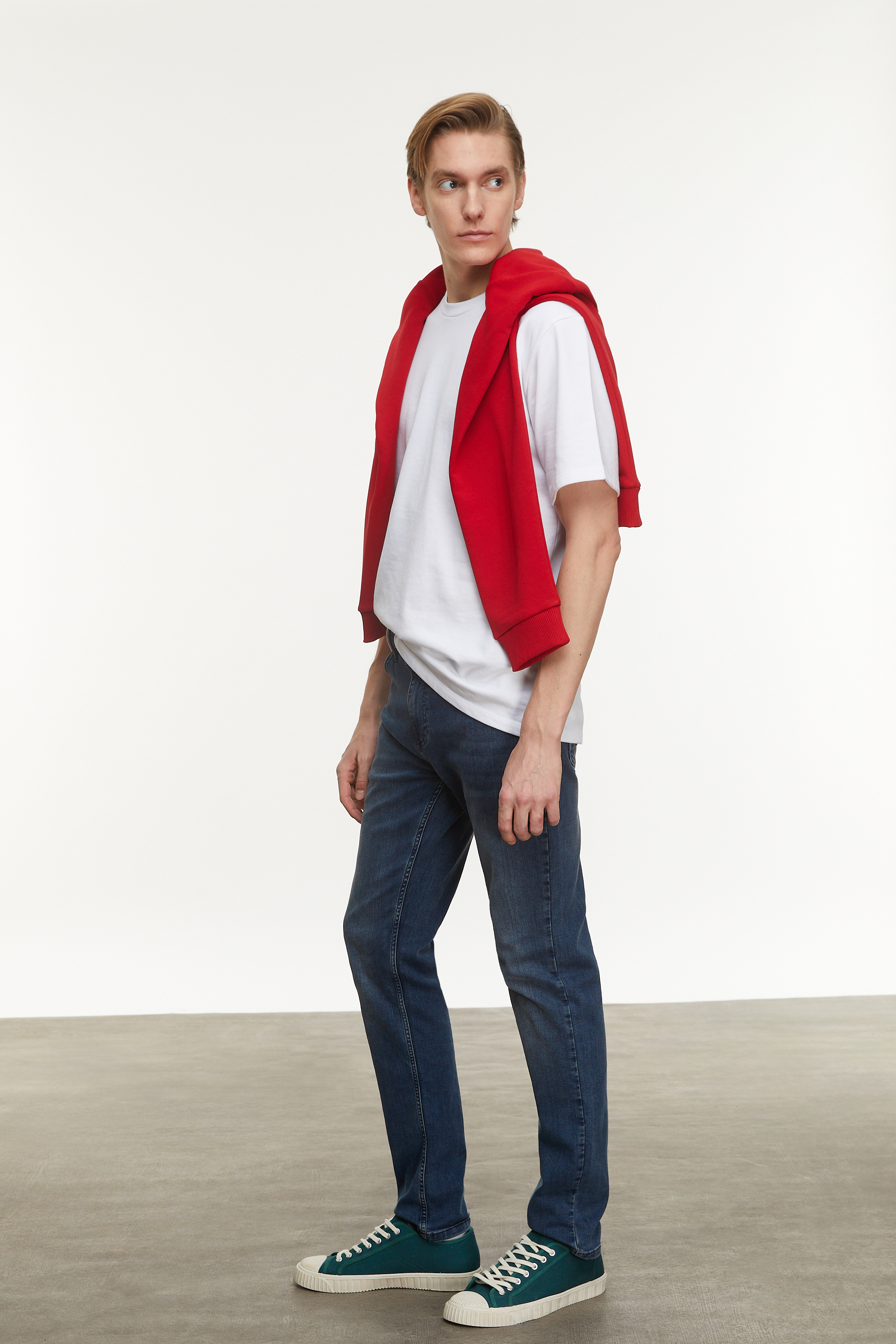 BİSİKLET YAKA KISA KOLLU OVERSIZE T-SHIRT