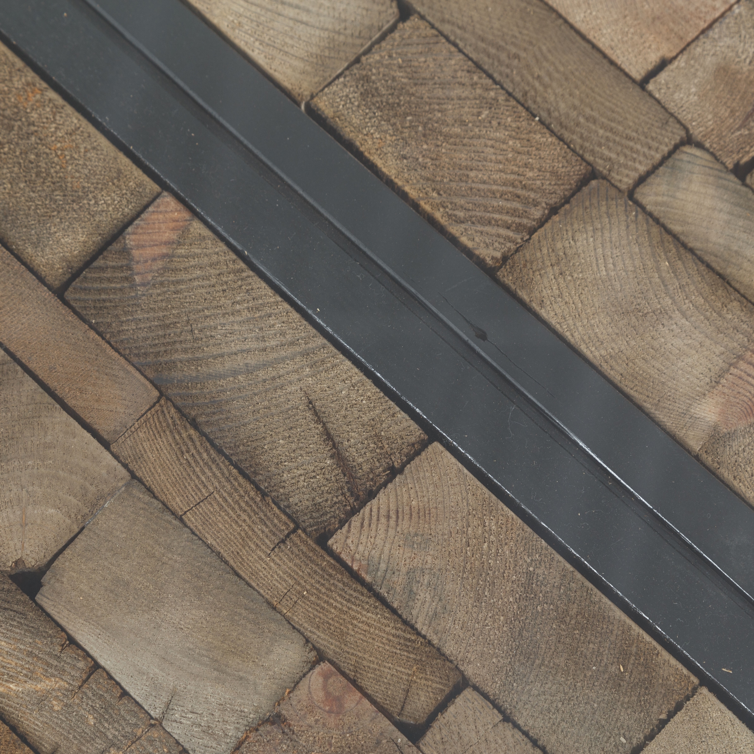 VERTICAL MASİF AHŞAP KAHVE SEHPASI