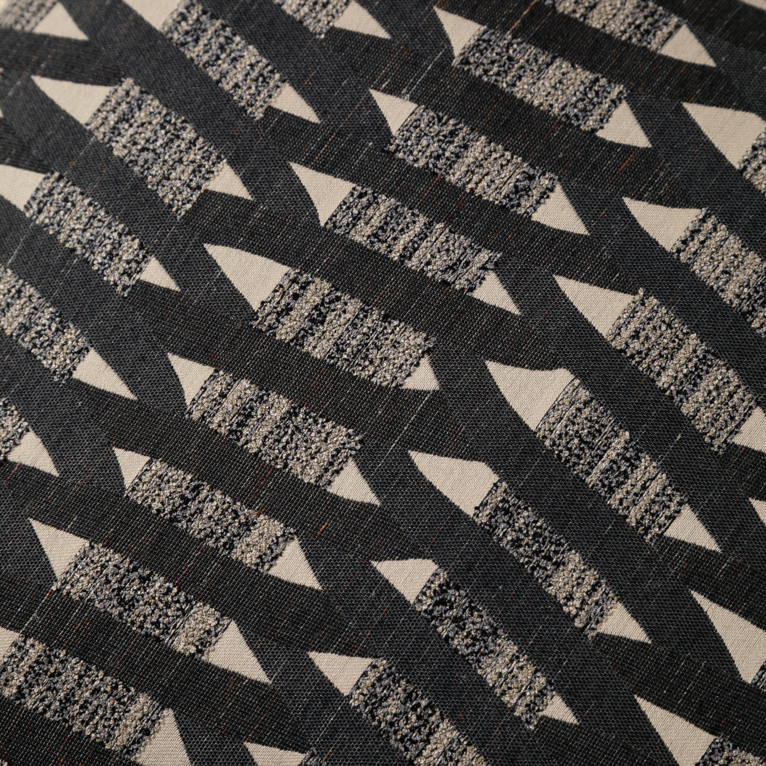 AVA KIRLENT SİYAH 50X50