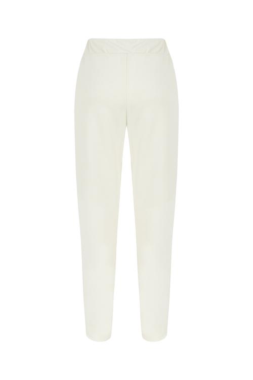  DÜĞME DETAYLI HAVUÇ KESİM PANTOLON