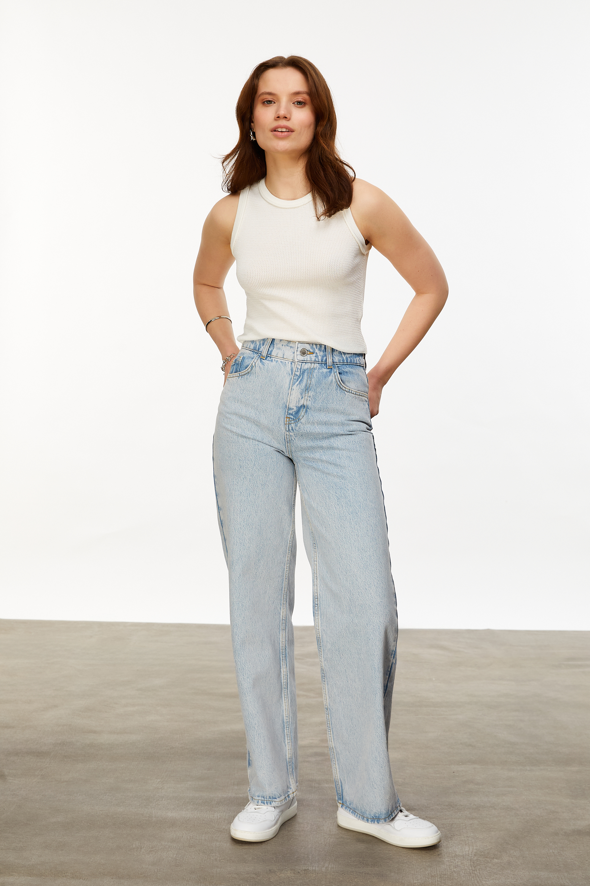 BİSİKLET YAKA KOLSUZ TRİKO