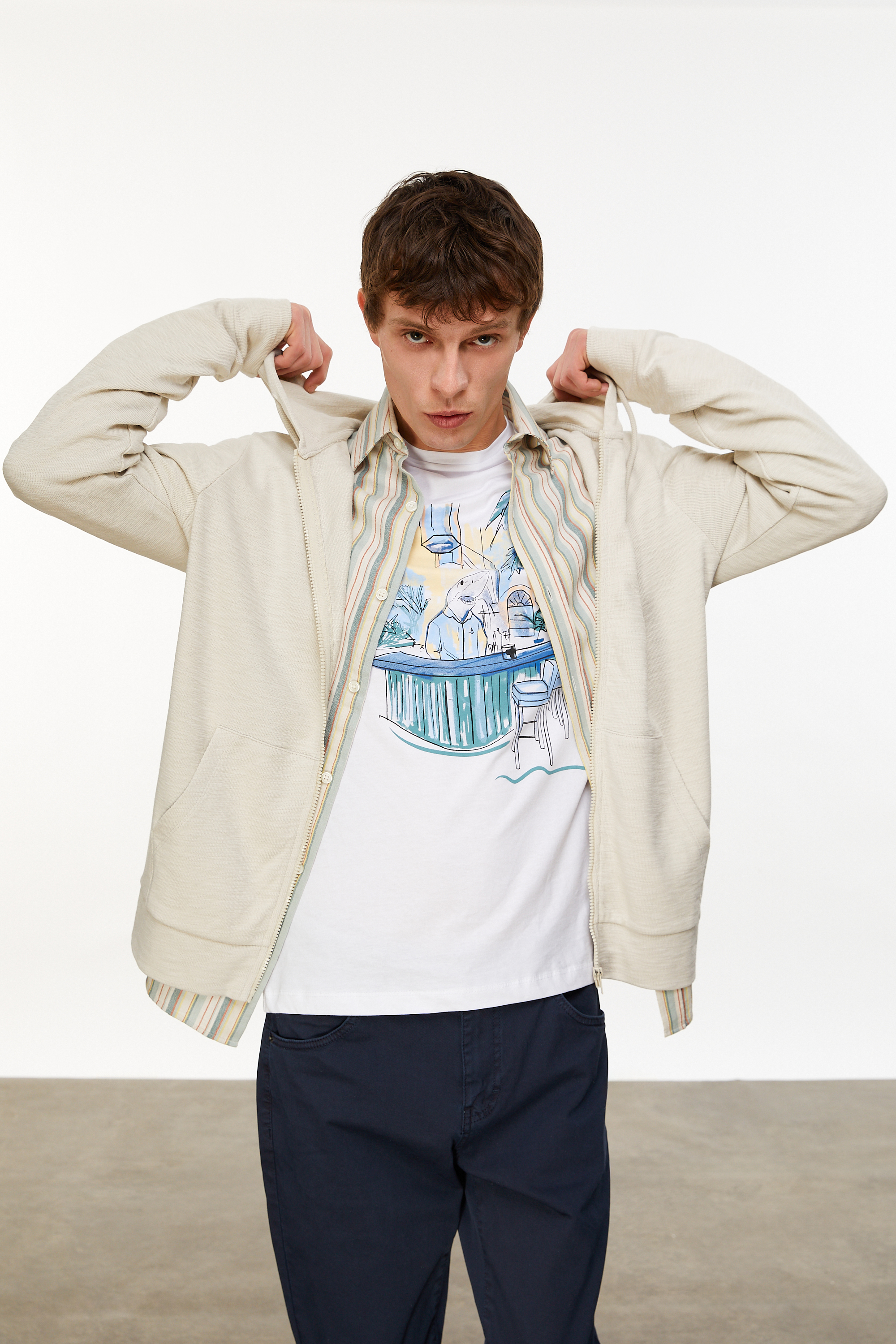 KAPÜŞONLU FERMUARLI SWEATSHIRT