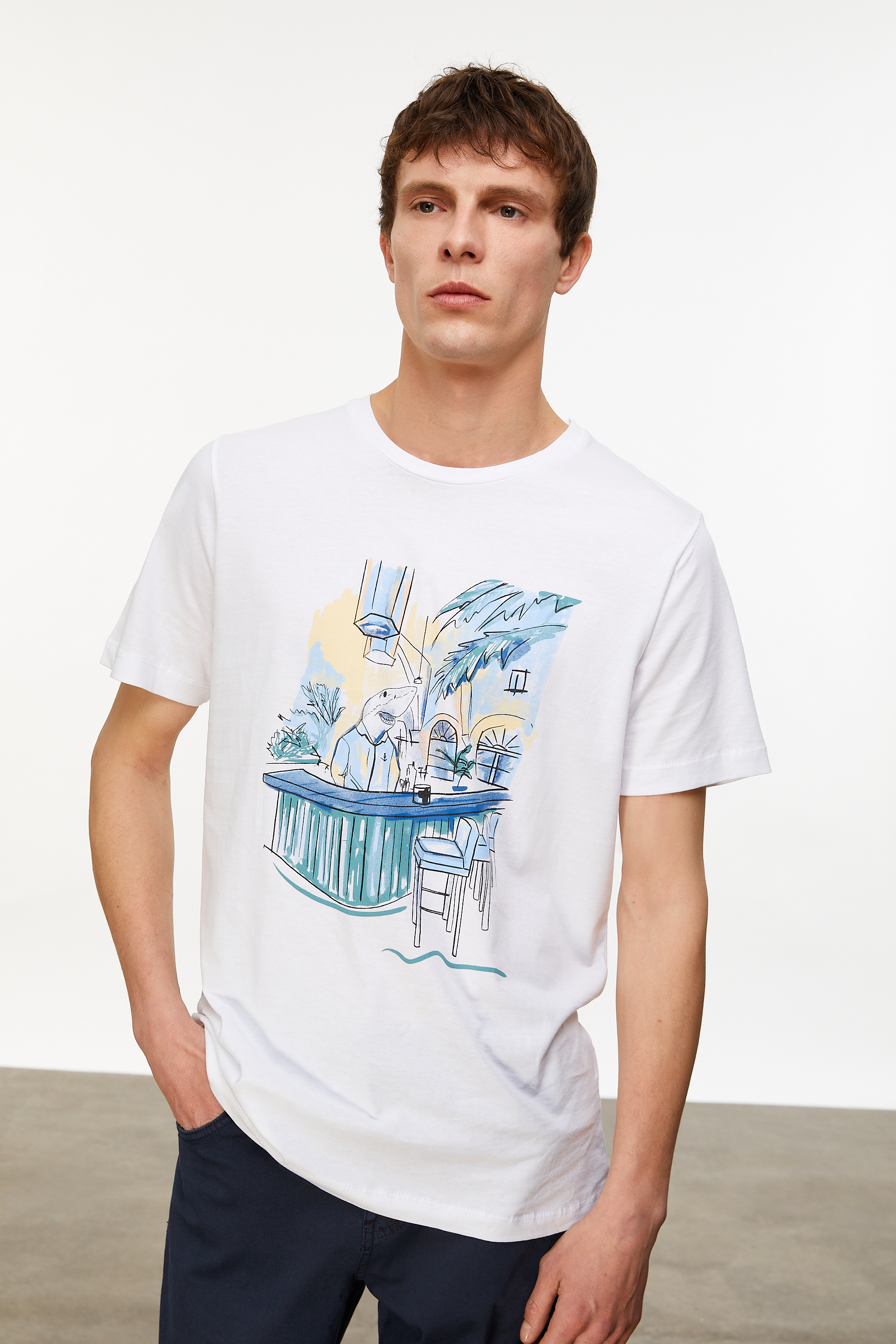 Erkek Beyaz Baskılı Bisiklet Yaka Kısa Kollu T-Shirt