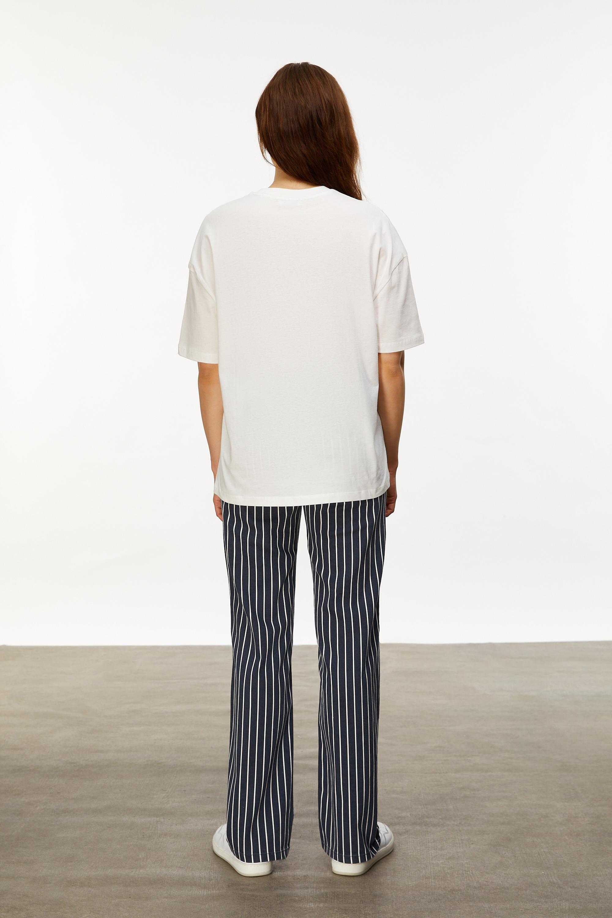 BASKILI BİSİKLET YAKA KISA KOLLU T-SHIRT