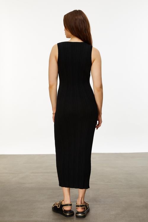  FİTİLLİ KOLSUZ MİDİ TRİKO ELBİSE