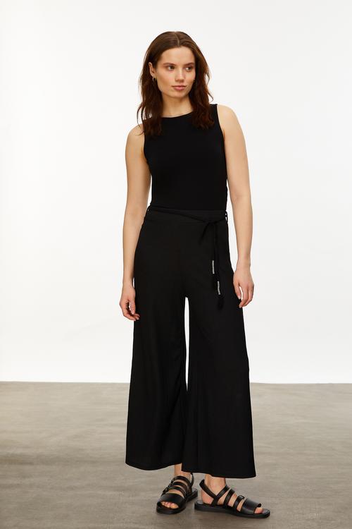  VİSKOZ KARIŞIMLI KOLSUZ BLUZ