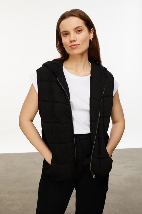  KAPİTONELİ KAPÜŞONLU YELEK