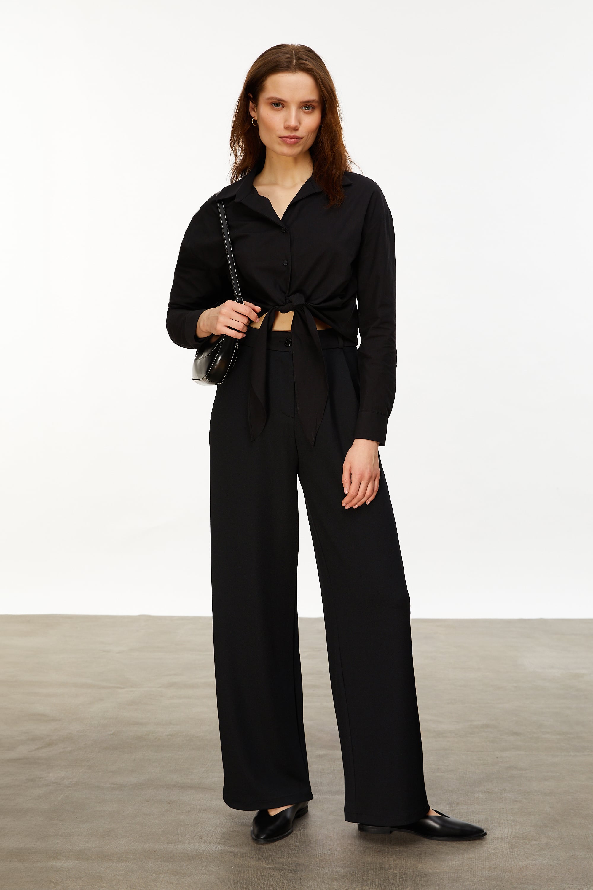 BAĞLAMA DETAYLI RAHAT KESİM GÖMLEK