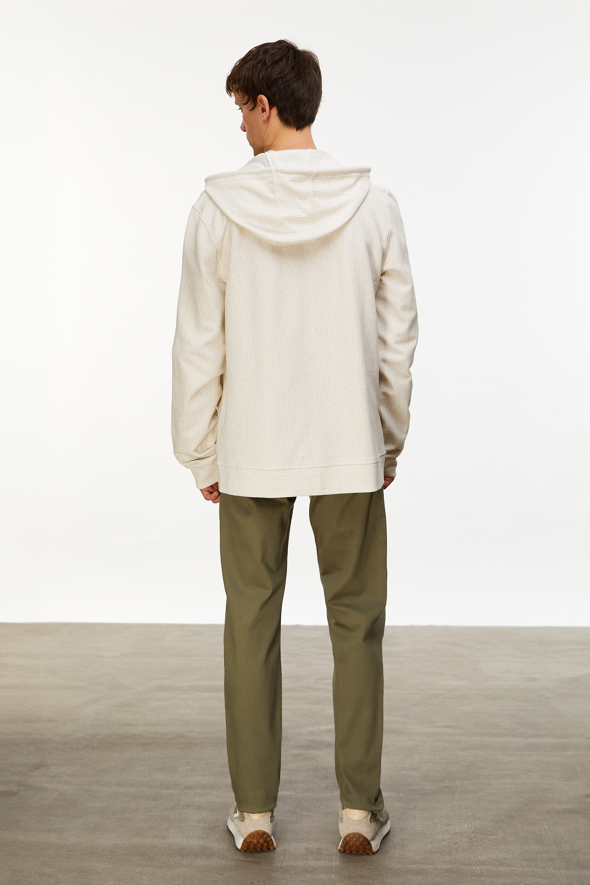 DOKULU KAPÜŞONLU SWEATSHIRT