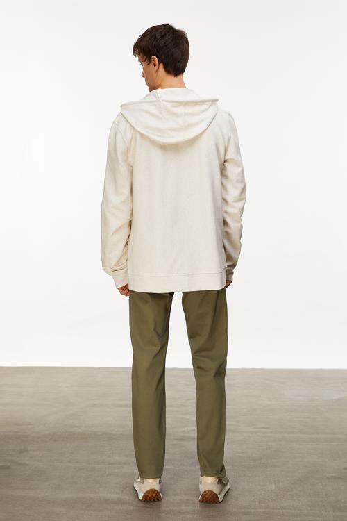  DOKULU KAPÜŞONLU SWEATSHIRT