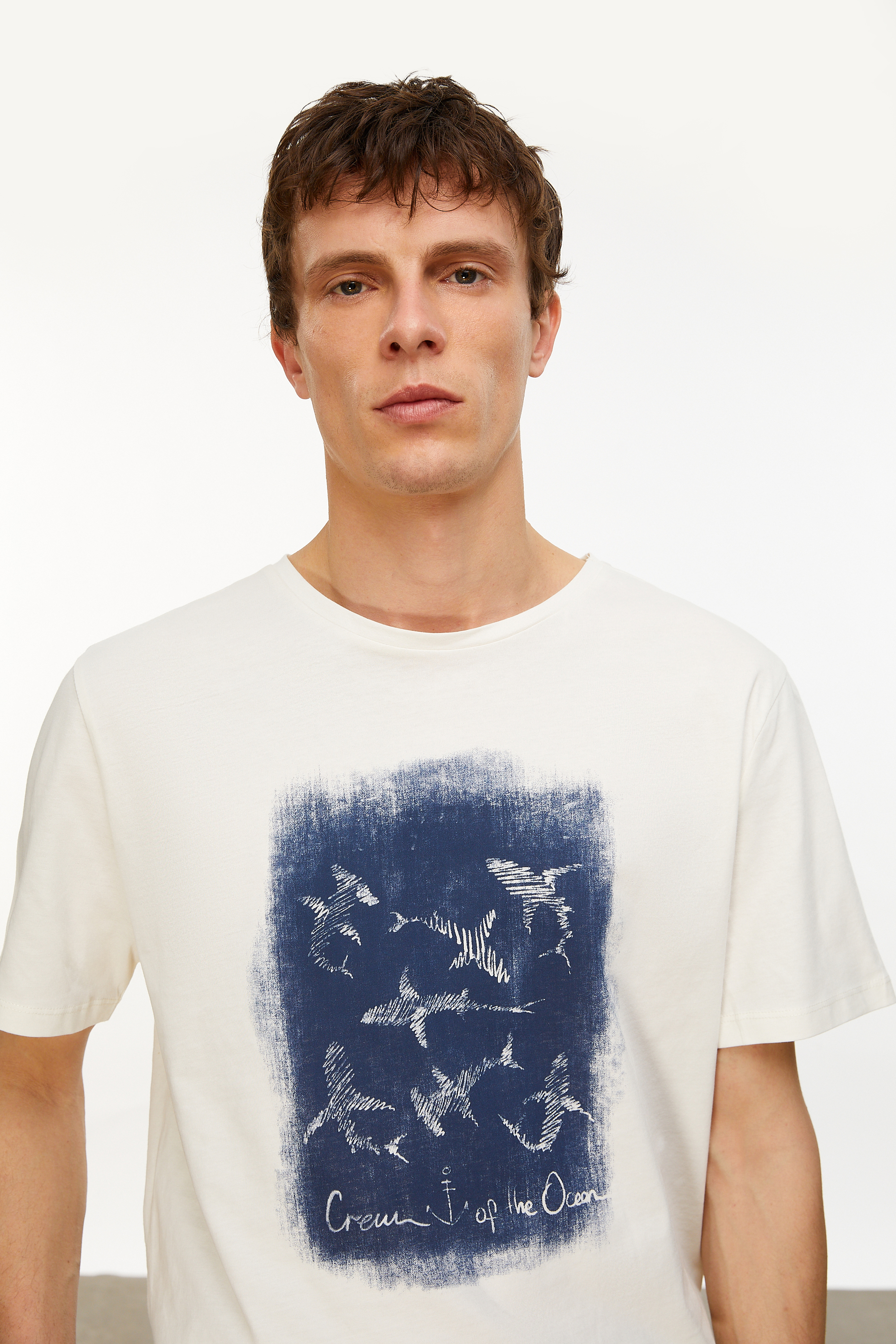 BASKILI BİSİKLET YAKA KISA KOLLU T-SHIRT