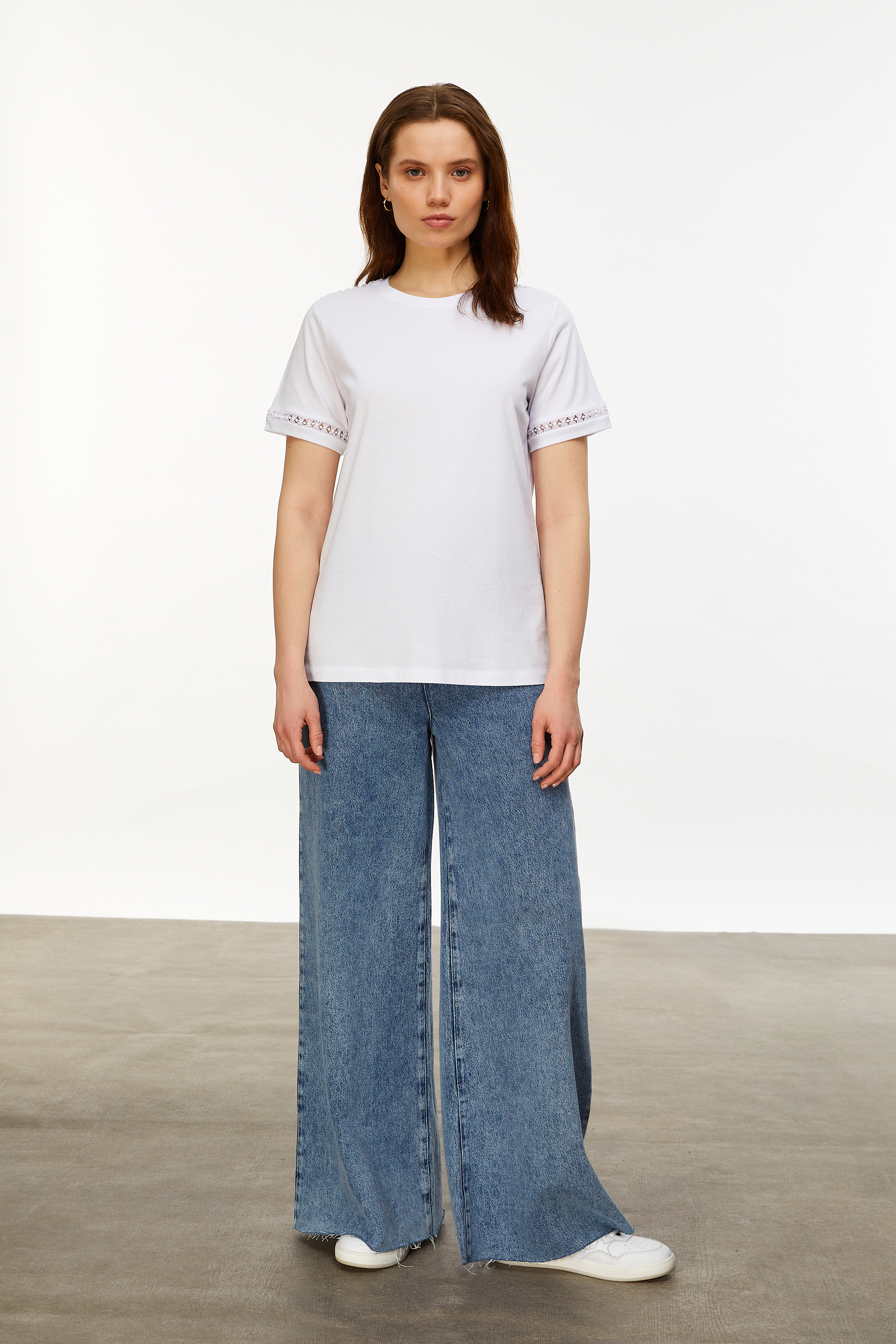 BİSİKLET YAKA KISA KOLLU T-SHIRT