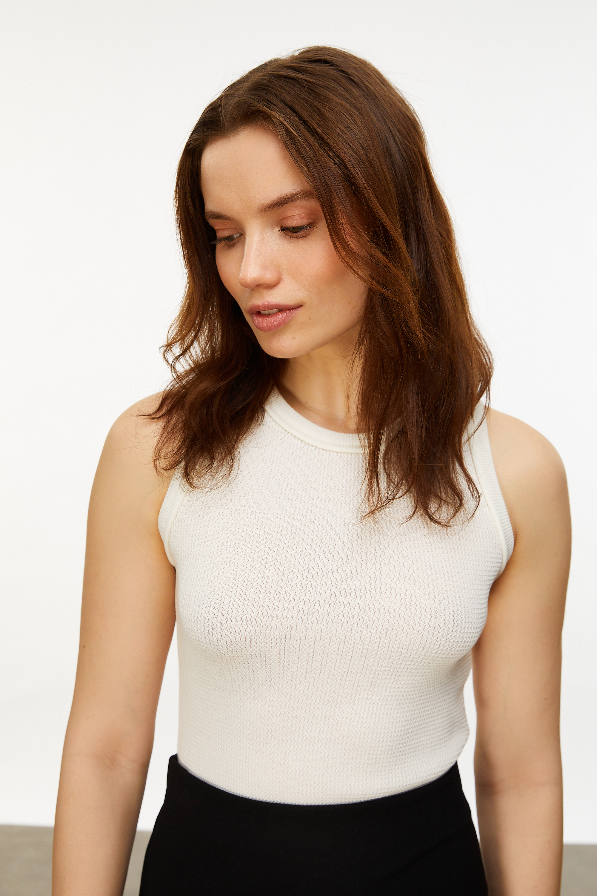 BİSİKLET YAKA KOLSUZ TRİKO