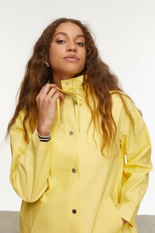  KAPÜŞONLU YAĞMURLUK