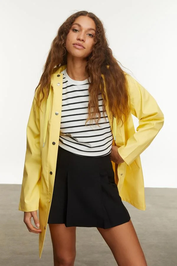 KAPÜŞONLU YAĞMURLUK