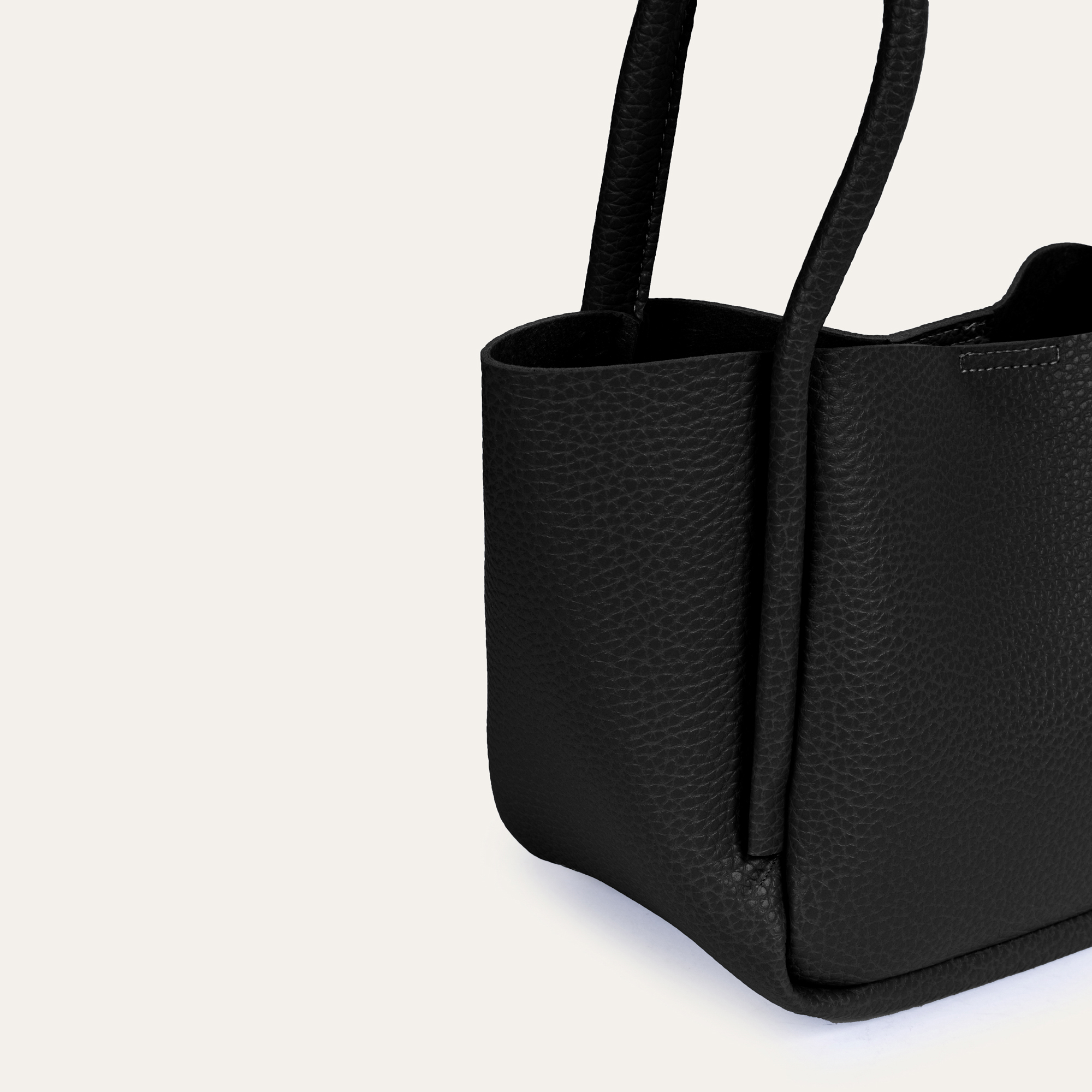 DERİ GÖRÜNÜMLÜ OMUZ ÇANTASI