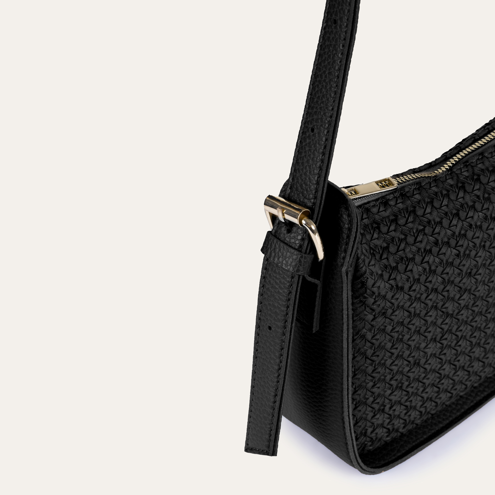 DERİ GÖRÜNÜMLÜ ÖRGÜ EL ÇANTASI