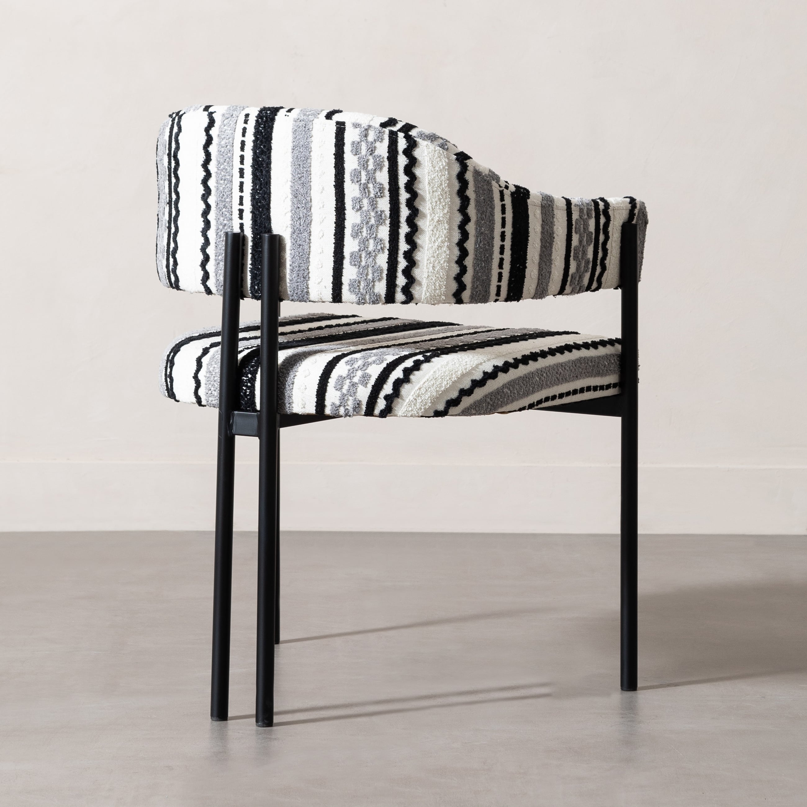 PAROS SANDALYE SİYAH DESENLİ