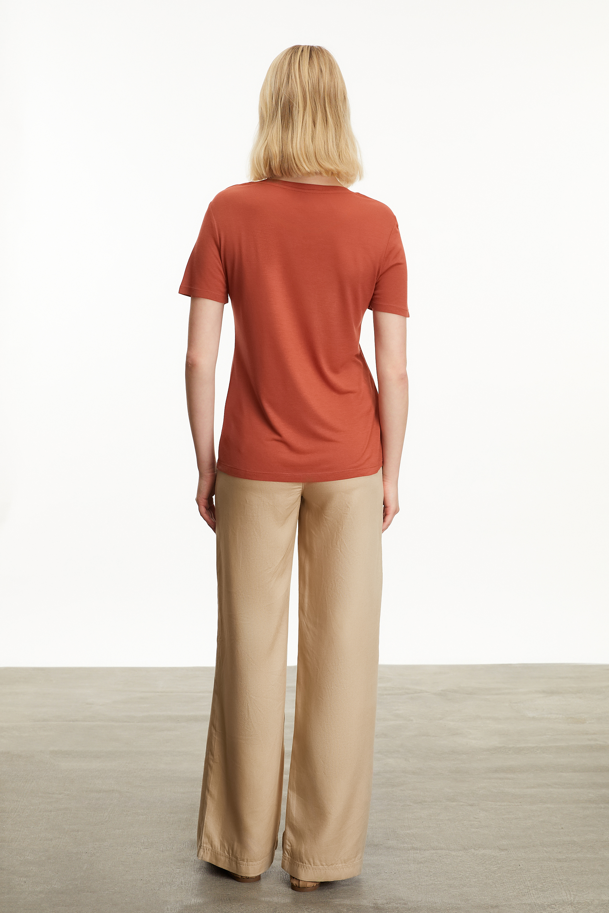 BİSİKLET YAKA KISA KOLLU T-SHIRT