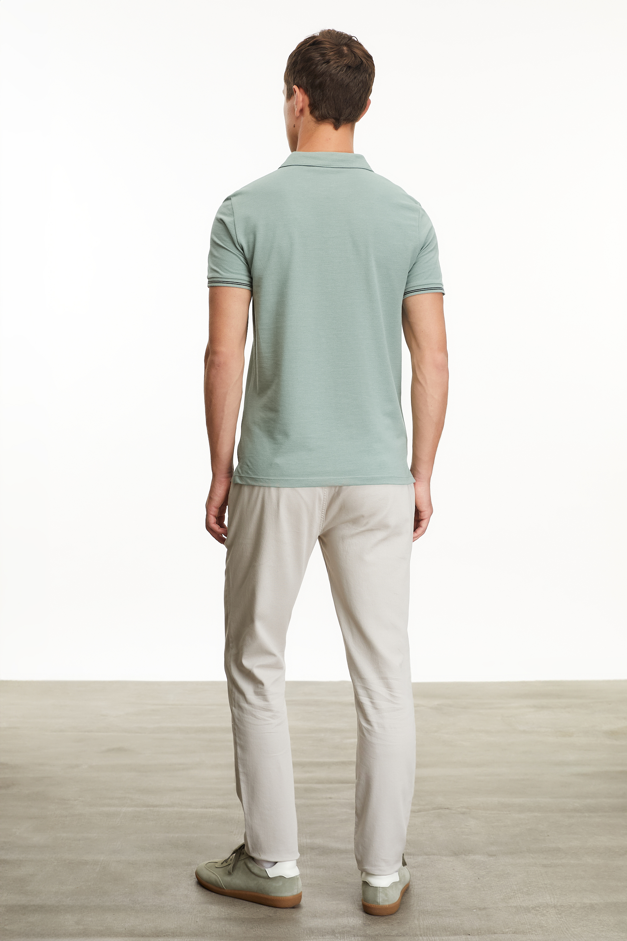 NAKIŞLI POLO YAKA KISA KOLLU T-SHIRT