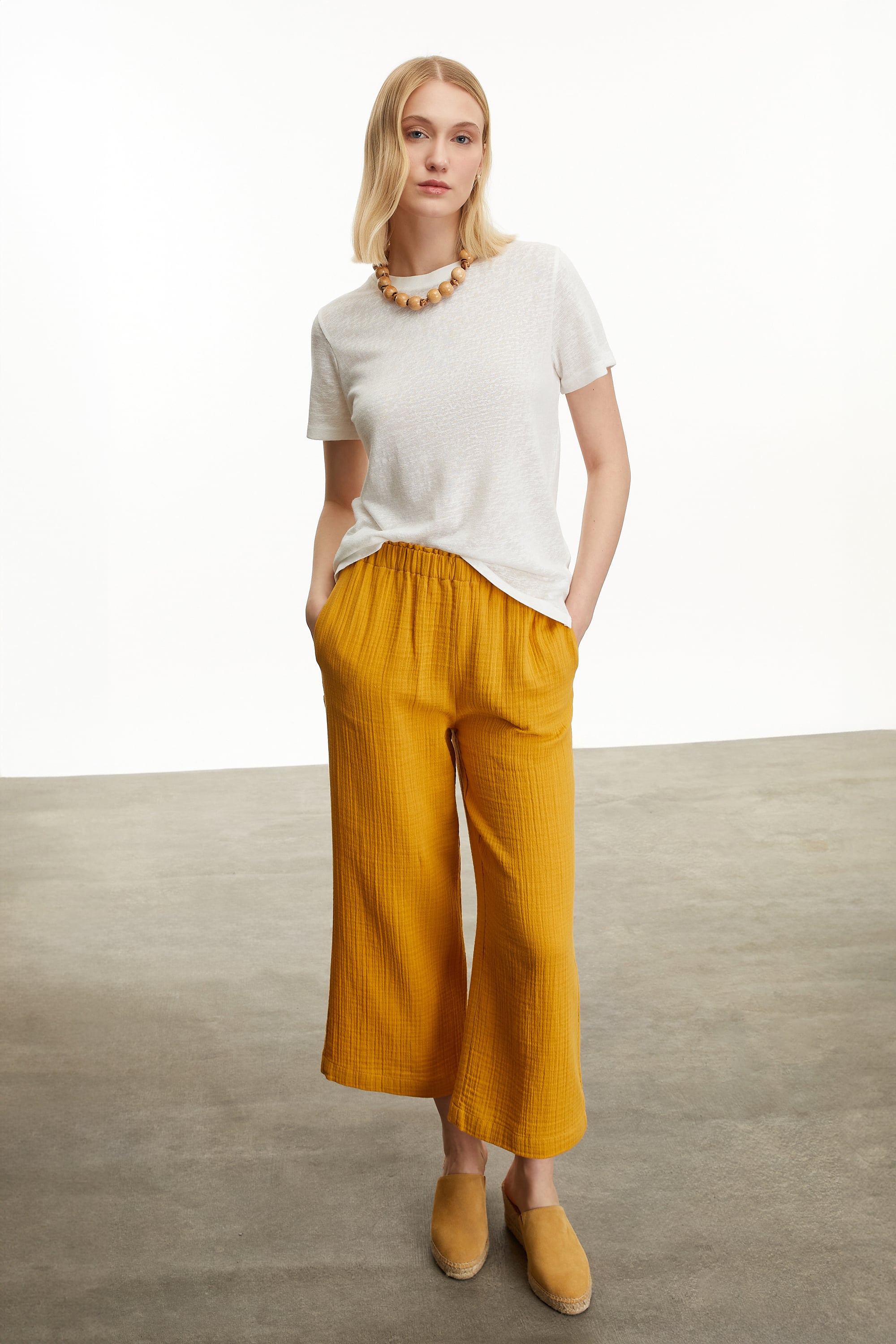 U YAKA KISA KOLLU T-SHIRT