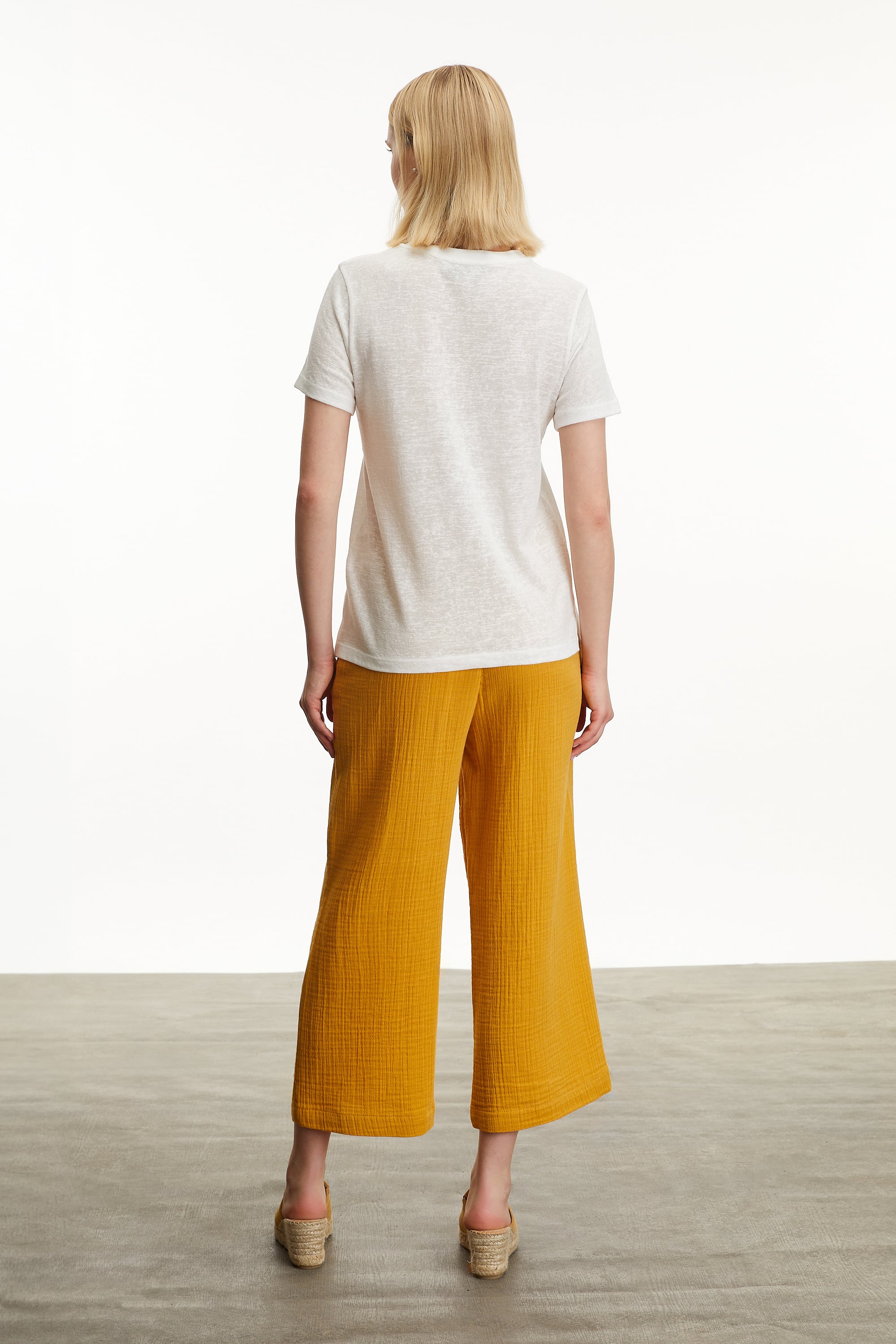 U YAKA KISA KOLLU T-SHIRT