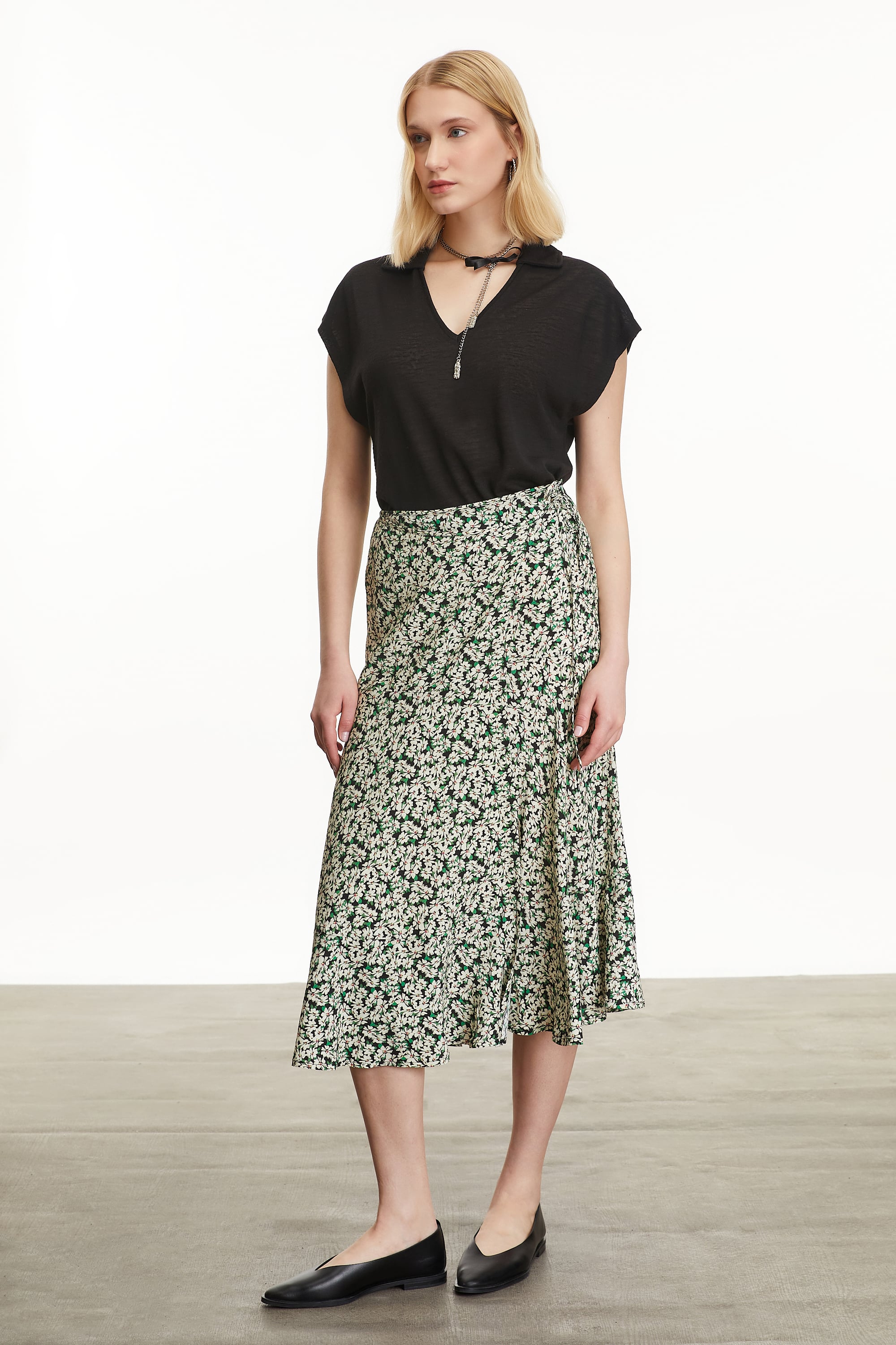 ÇİÇEK DESENLİ MİDİ KLOŞ ETEK