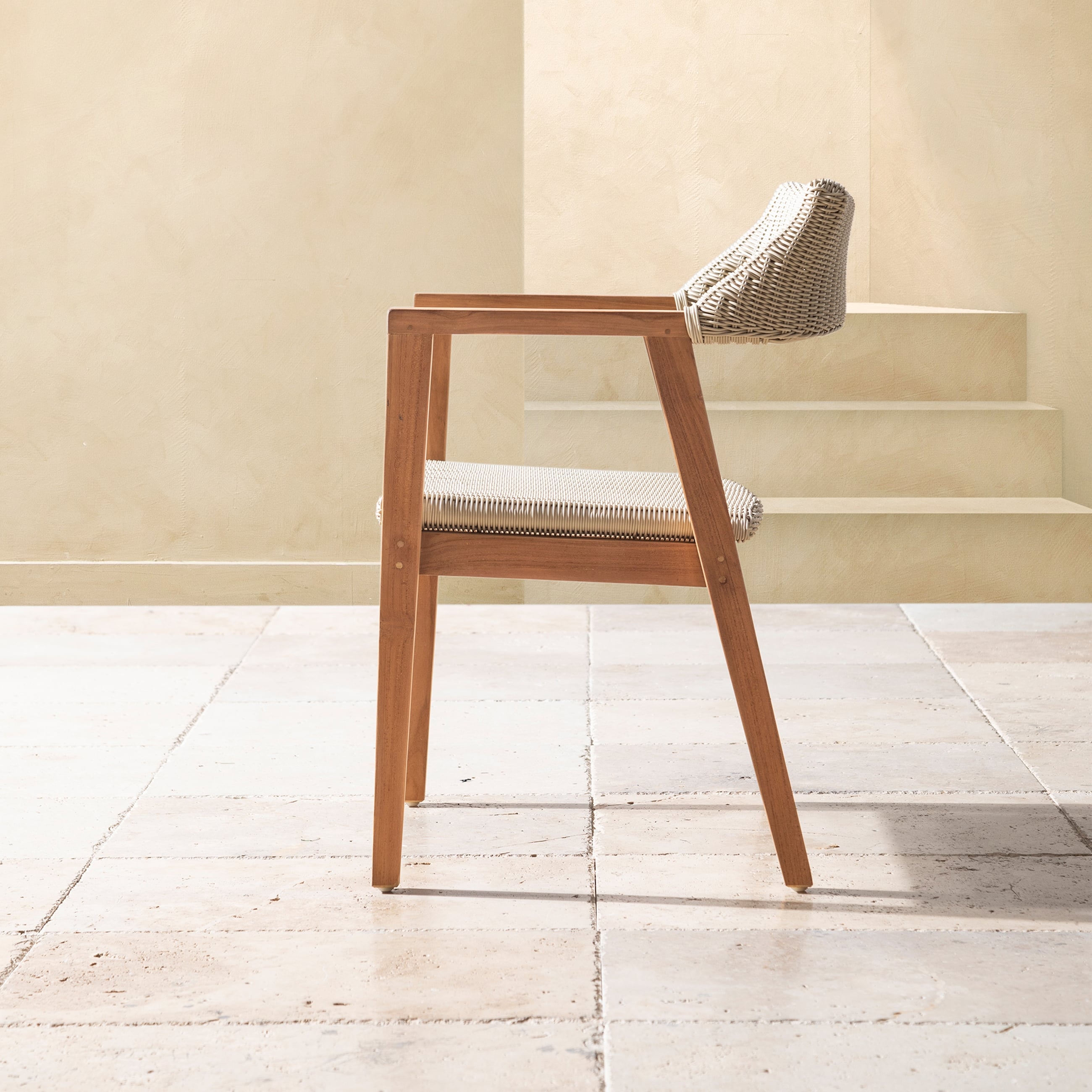 ZENA KOLÇAKLI SANDALYE