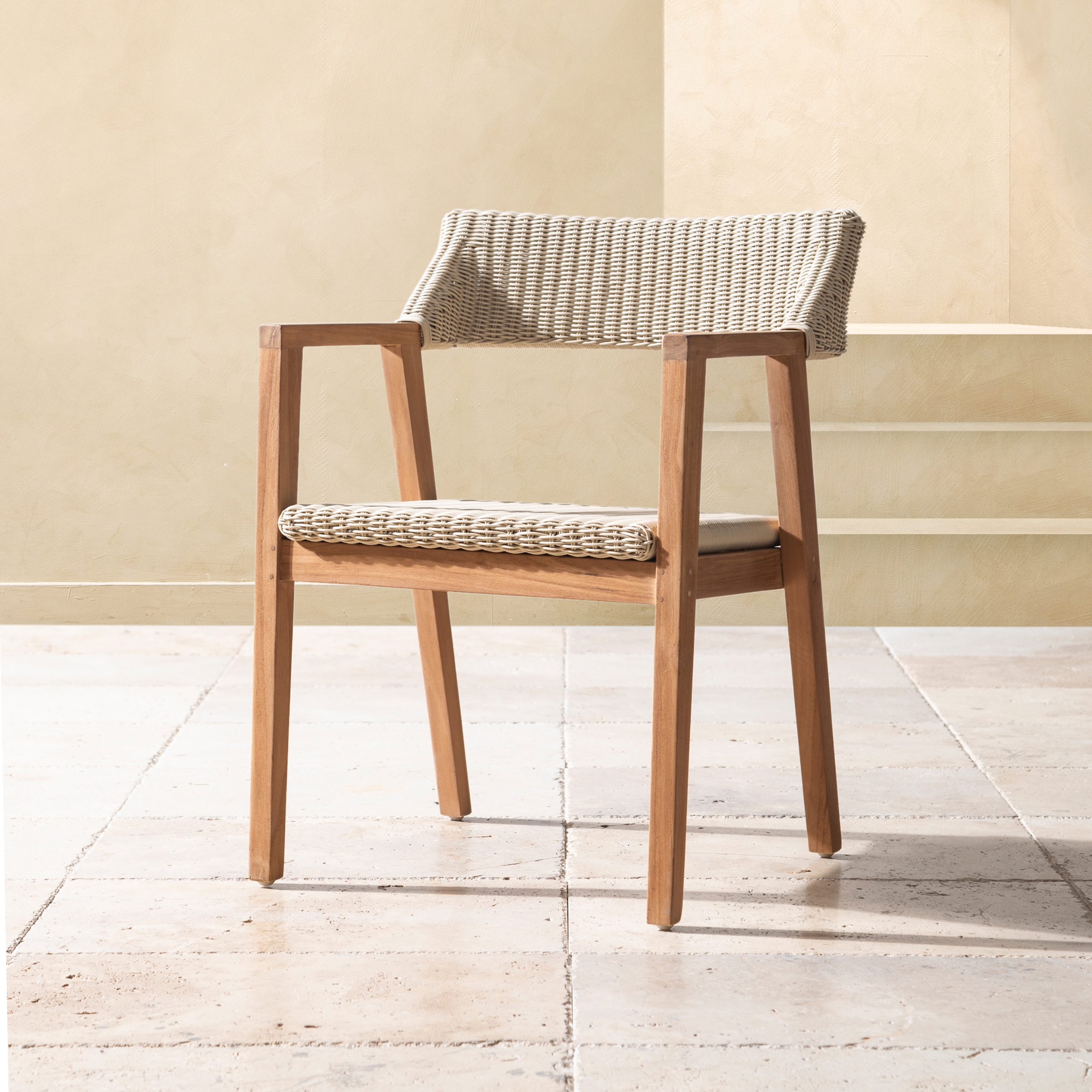 ZENA KOLÇAKLI SANDALYE