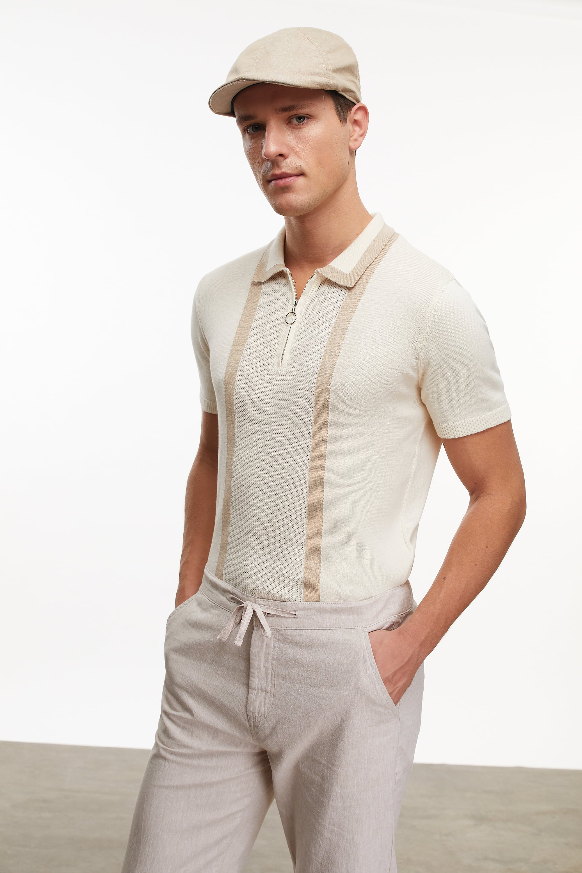 RENK BLOKLU POLO YAKA KISA KOLLU TRİKO