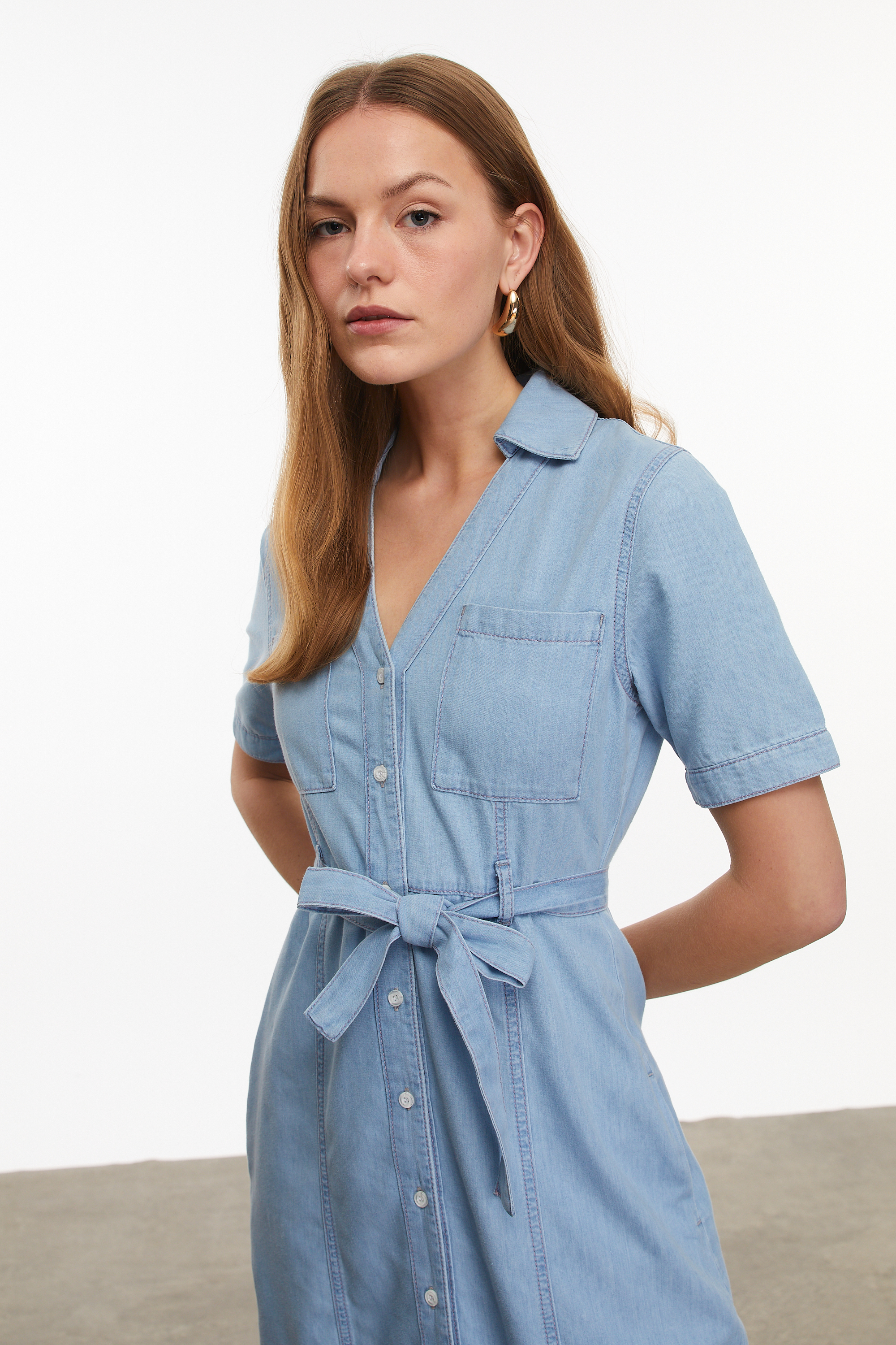 LİYOSEL KARIŞIMLI KUŞAKLI MİDİ ELBİSE