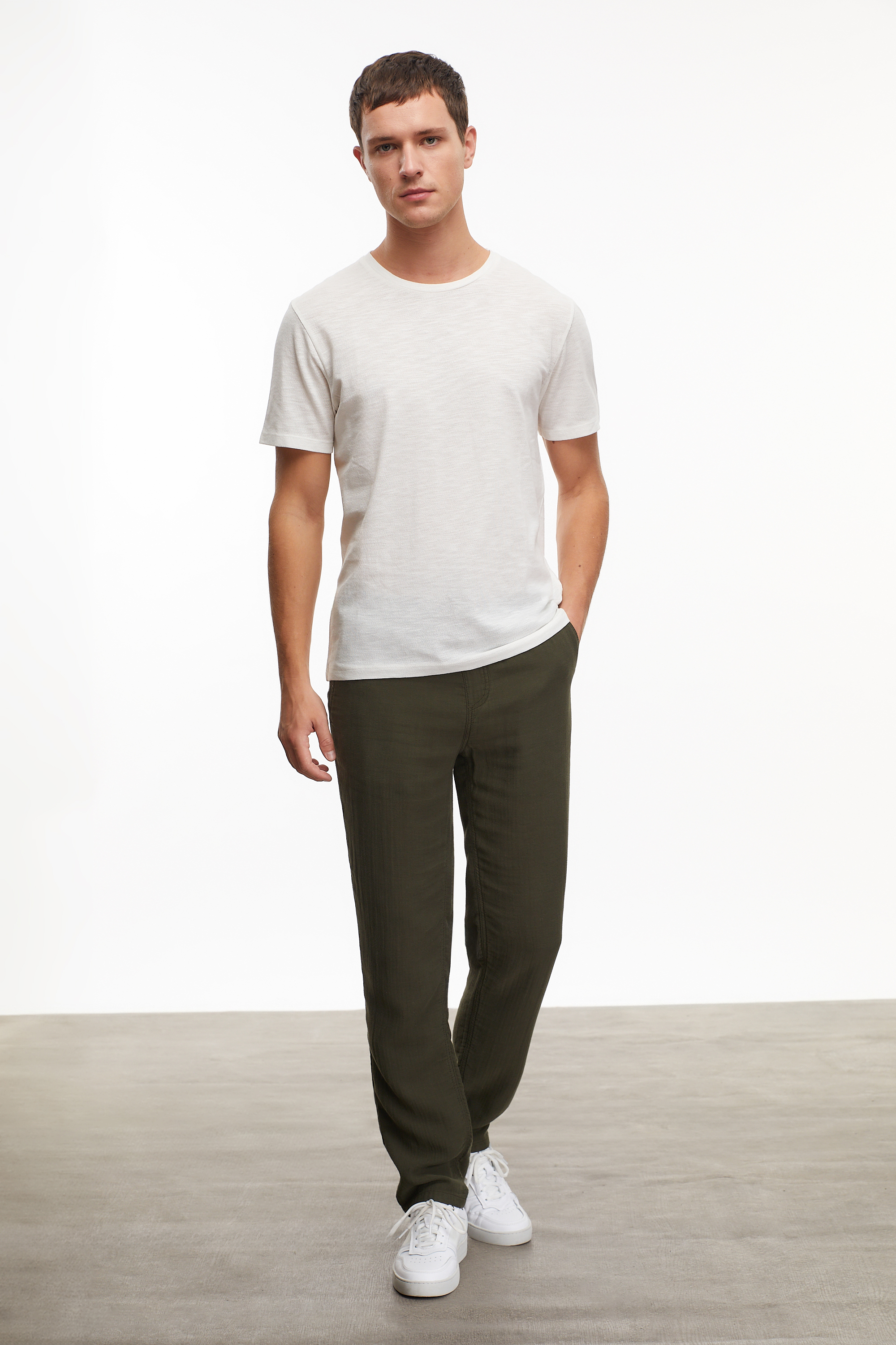 PAMUKLU BİSİKLET YAKA KISA KOLLU T-SHIRT