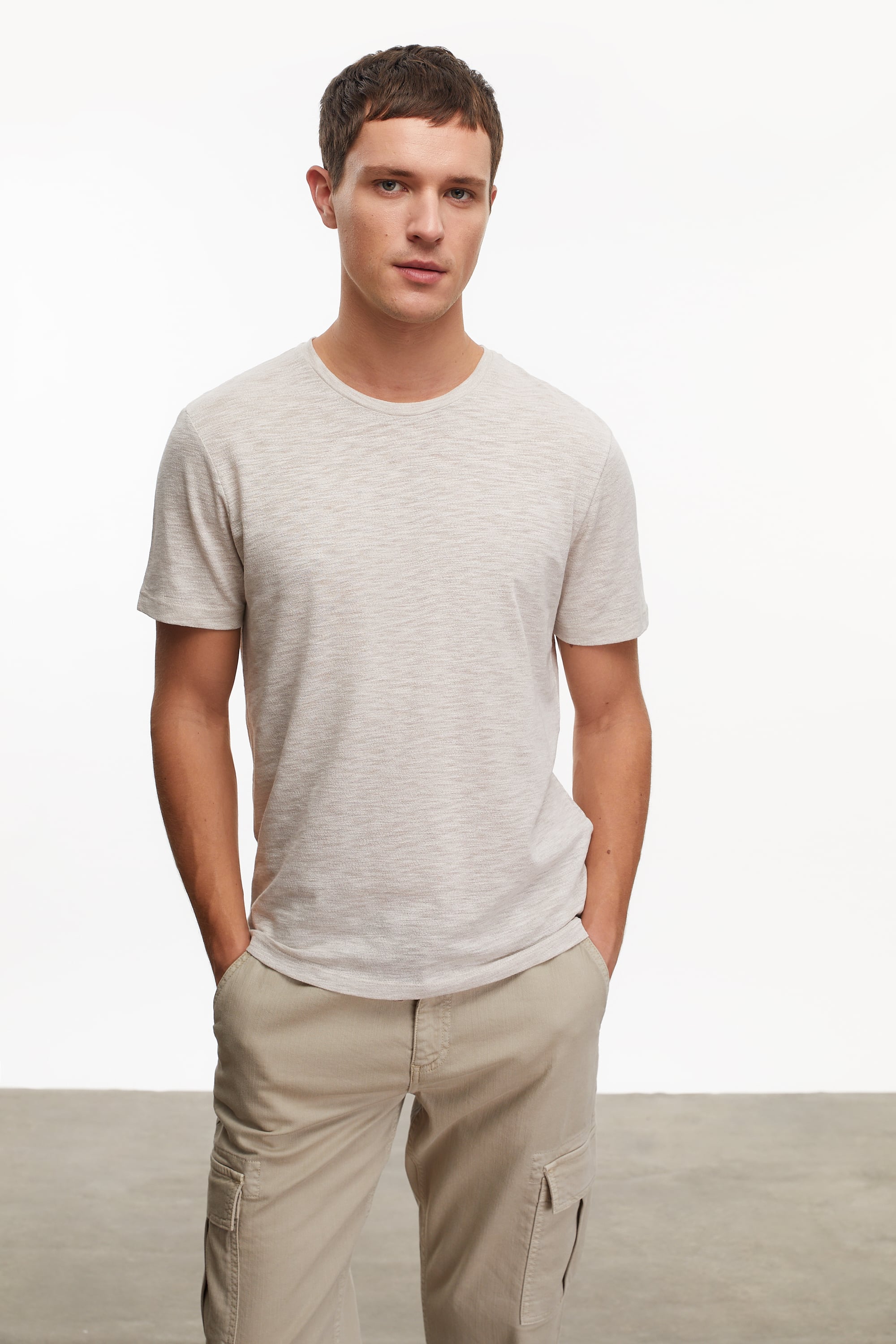 PAMUKLU BİSİKLET YAKA KISA KOLLU T-SHIRT