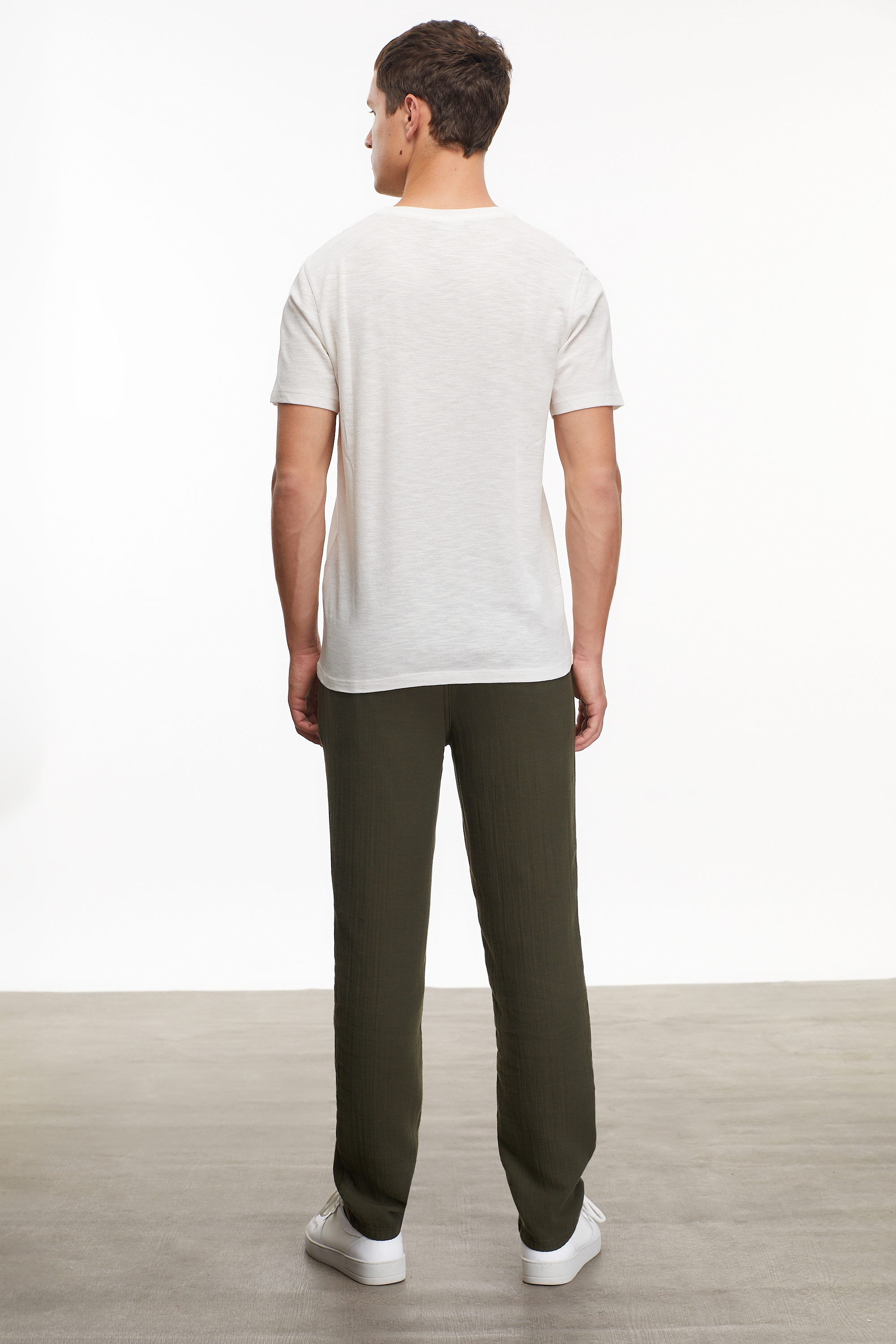 PAMUKLU BİSİKLET YAKA KISA KOLLU T-SHIRT