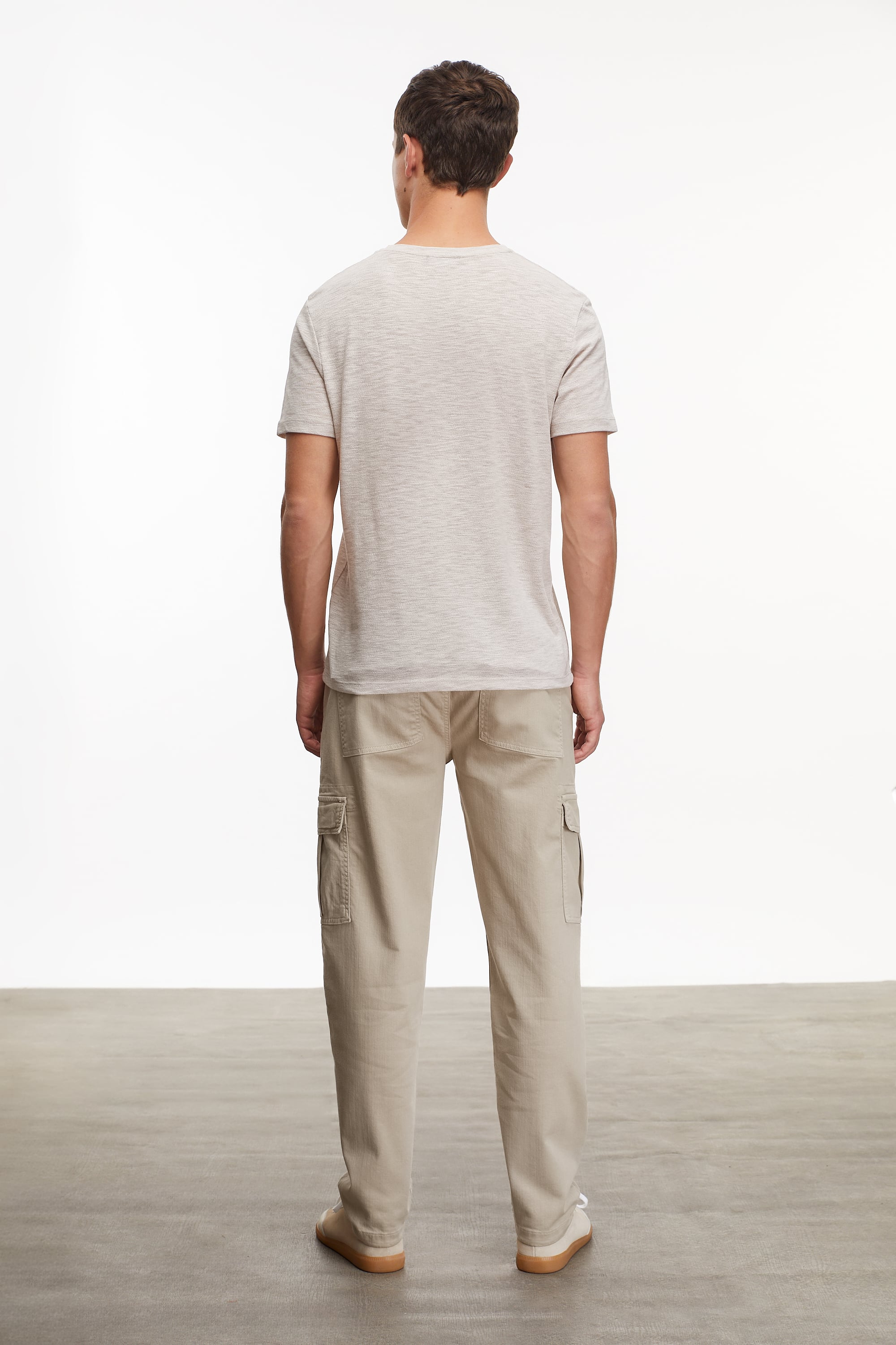 PAMUKLU BİSİKLET YAKA KISA KOLLU T-SHIRT