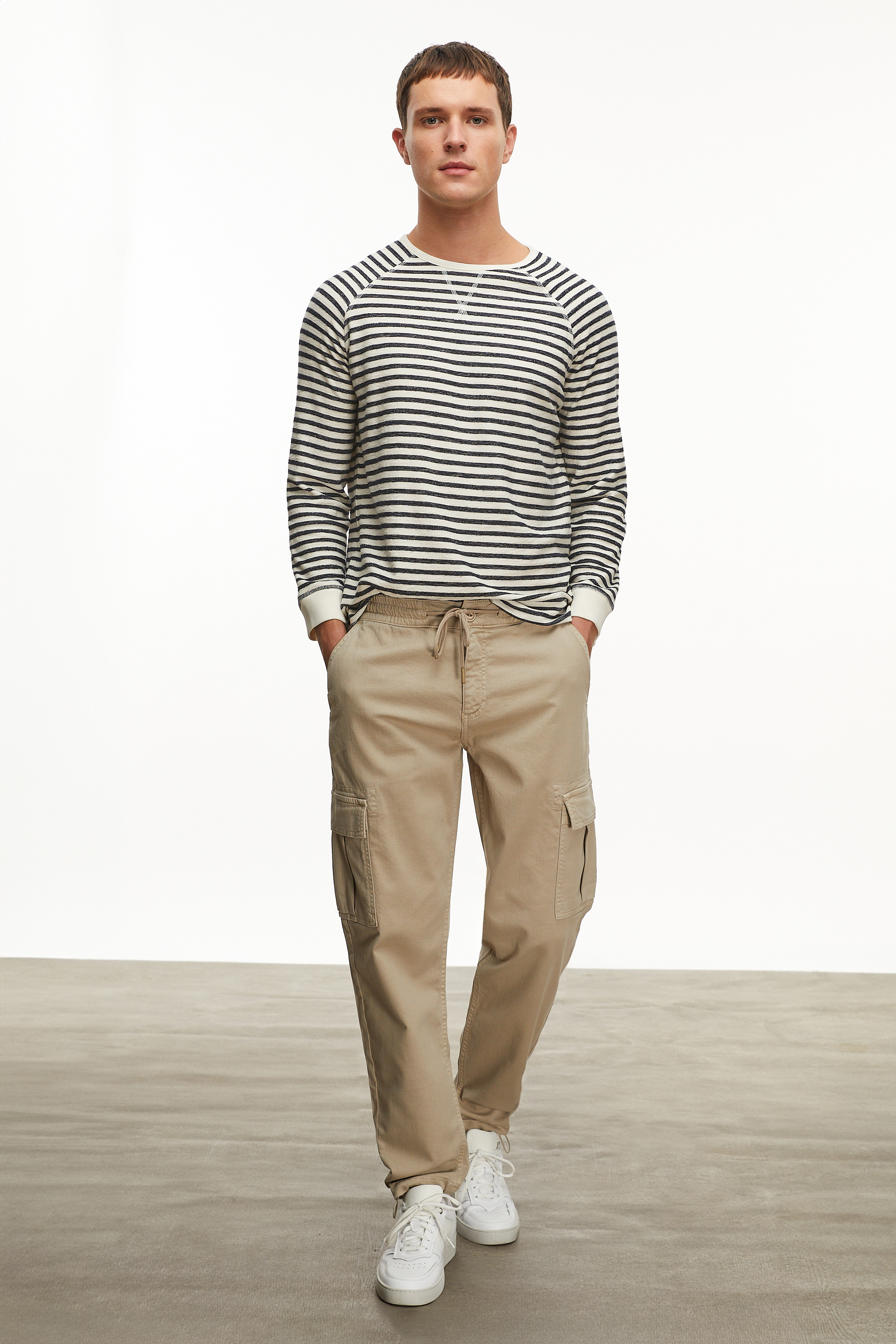 ÇİZGİLİ BİSİKLET YAKA SWEATSHIRT