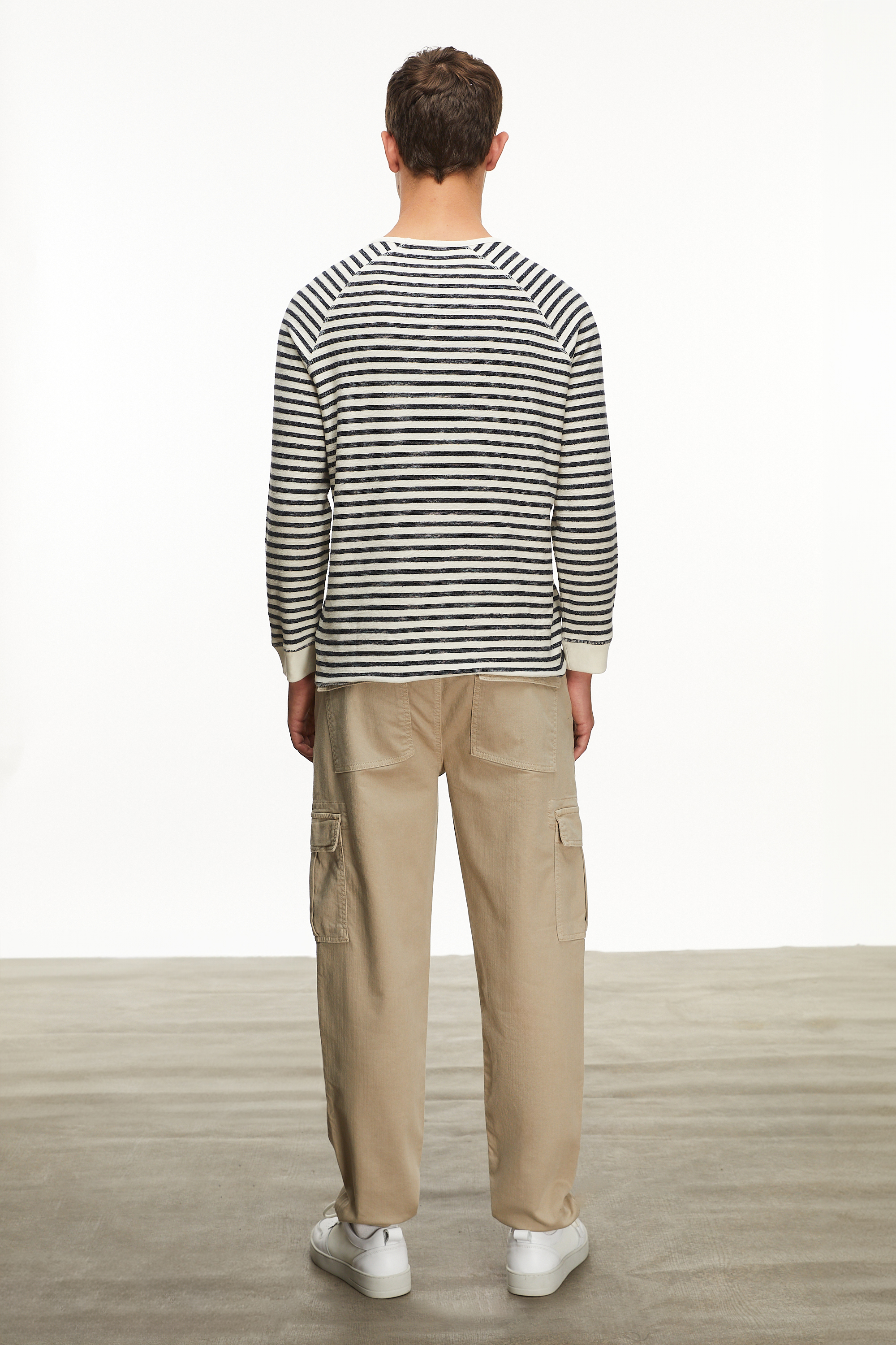 ÇİZGİLİ BİSİKLET YAKA SWEATSHIRT