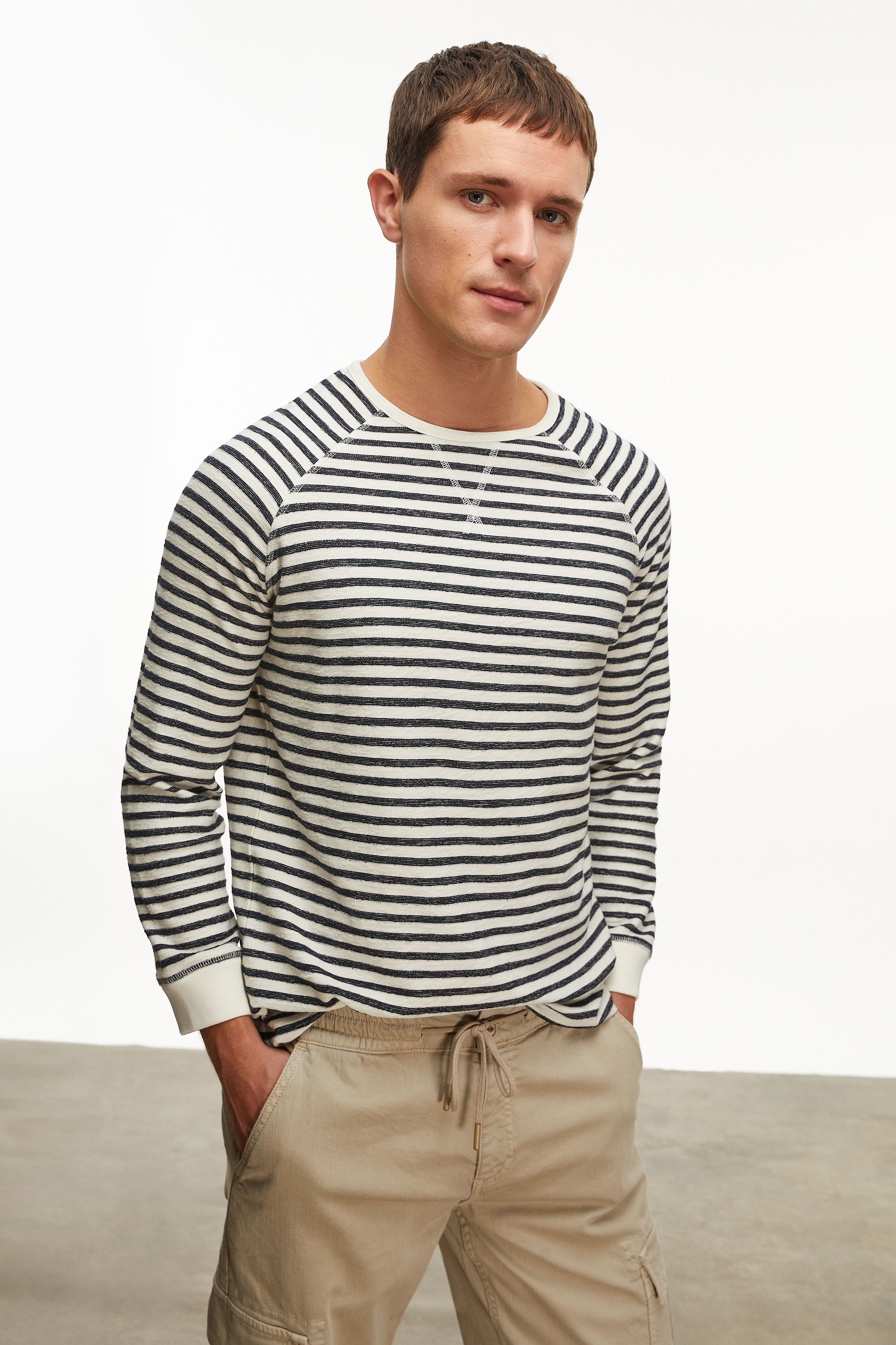 ÇİZGİLİ BİSİKLET YAKA SWEATSHIRT