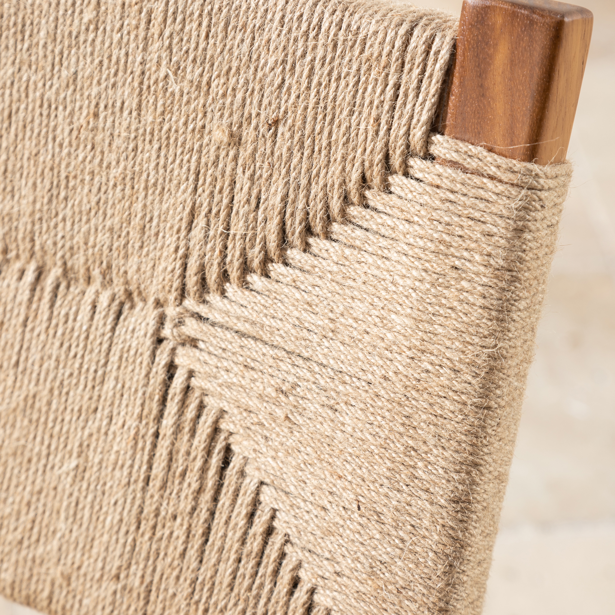 FOLK KOLÇAKLI SANDALYE