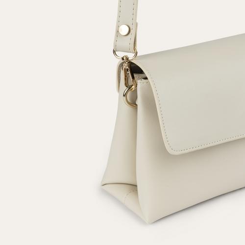  DERİ GÖRÜNÜMLÜ OMUZ ÇANTASI