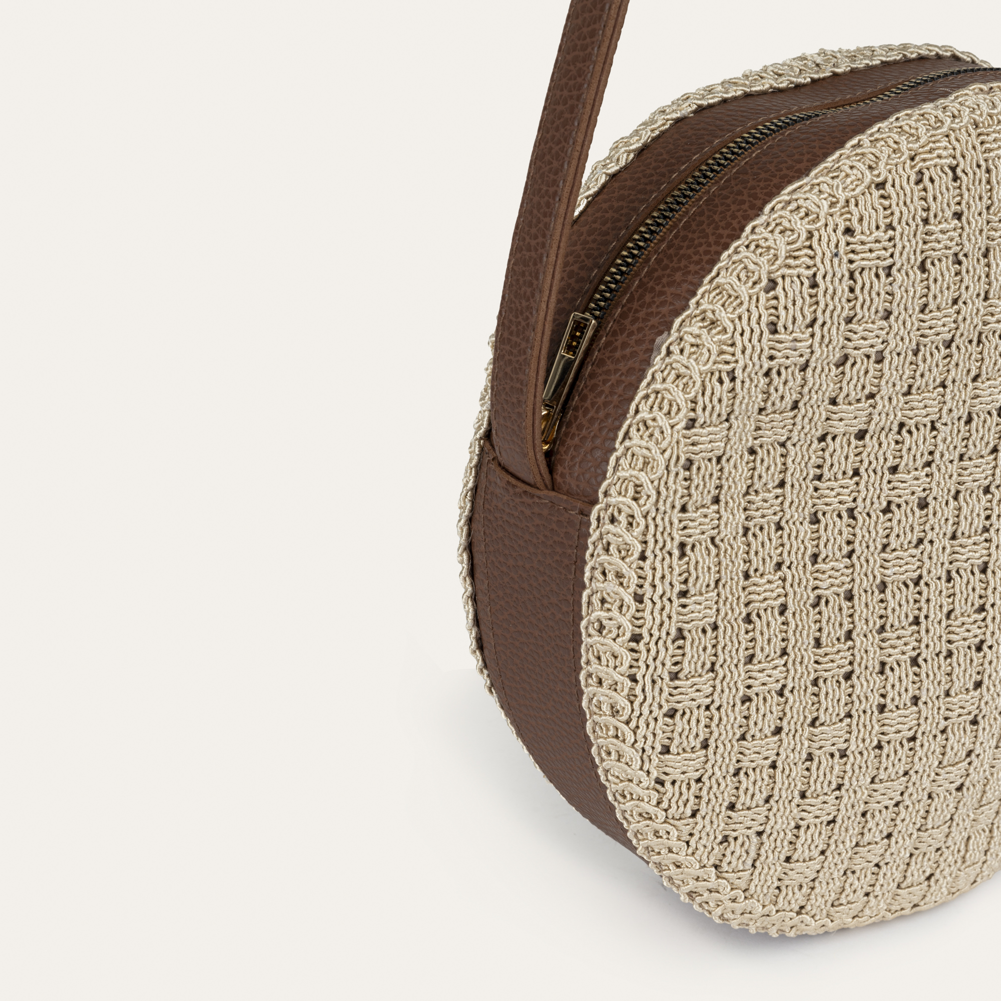 DOKULU OMUZ ÇANTASI