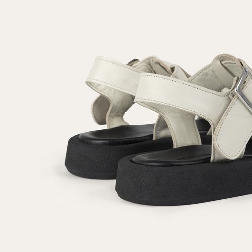  HAKİKİ DERİ SANDALET